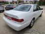 2000 WHITE Toyota Camry CE (4T1BG22K8YU) with an 2.2L L4 DOHC 16V engine, Automatic transmission, located at 503 West Court, Seguin, TX, 78155, (830) 379-3373, 29.568621, -97.969803 - 2000 Toyota Camry CE with a 2.2L L4 DOHC 16V, Automatic, Tilt, Cruise, AM/FM/CD/CASSETTE Stereo, Power Windows, Locks, Seat and Side Mirrors, Alloy Wheels, Rear Defroster and more!! - Photo#2