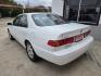 2000 WHITE Toyota Camry CE (4T1BG22K8YU) with an 2.2L L4 DOHC 16V engine, Automatic transmission, located at 503 West Court, Seguin, TX, 78155, (830) 379-3373, 29.568621, -97.969803 - 2000 Toyota Camry CE with a 2.2L L4 DOHC 16V, Automatic, Tilt, Cruise, AM/FM/CD/CASSETTE Stereo, Power Windows, Locks, Seat and Side Mirrors, Alloy Wheels, Rear Defroster and more!! - Photo#3