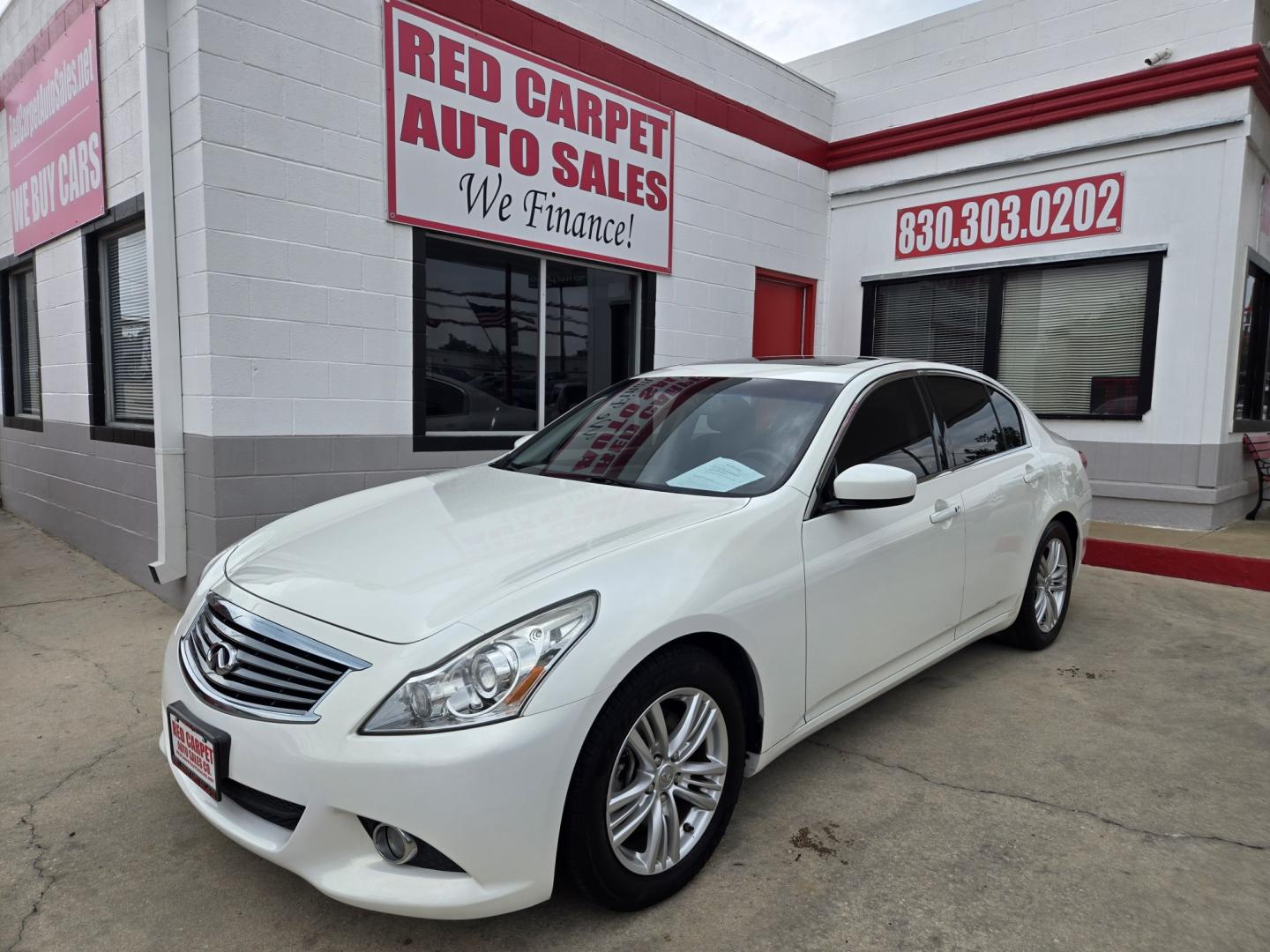 2013 WHITE Infiniti G Sedan 37 Journey (JN1CV6AP8DM) with an 3.7L V6 DOHC 24V engine, 5-Speed Automatic transmission, located at 503 West Court, Seguin, TX, 78155, (830) 379-3373, 29.568621, -97.969803 - 2013 Infiniti G Sedan 37 Journey with a 3.7L V6 DOHC 24V, Automatic, Tilt, Cruise, AM/FM/CD Touchscreen Stereo, Power Windows, Locks, Seat and Side Mirrors, Bluetooth, Leather Seating, Navigation System, Dual Climate Control, Tinted Windows, Power Sunroof, Alloy Wheels, Backup Camera, Rear Defroster - Photo#0