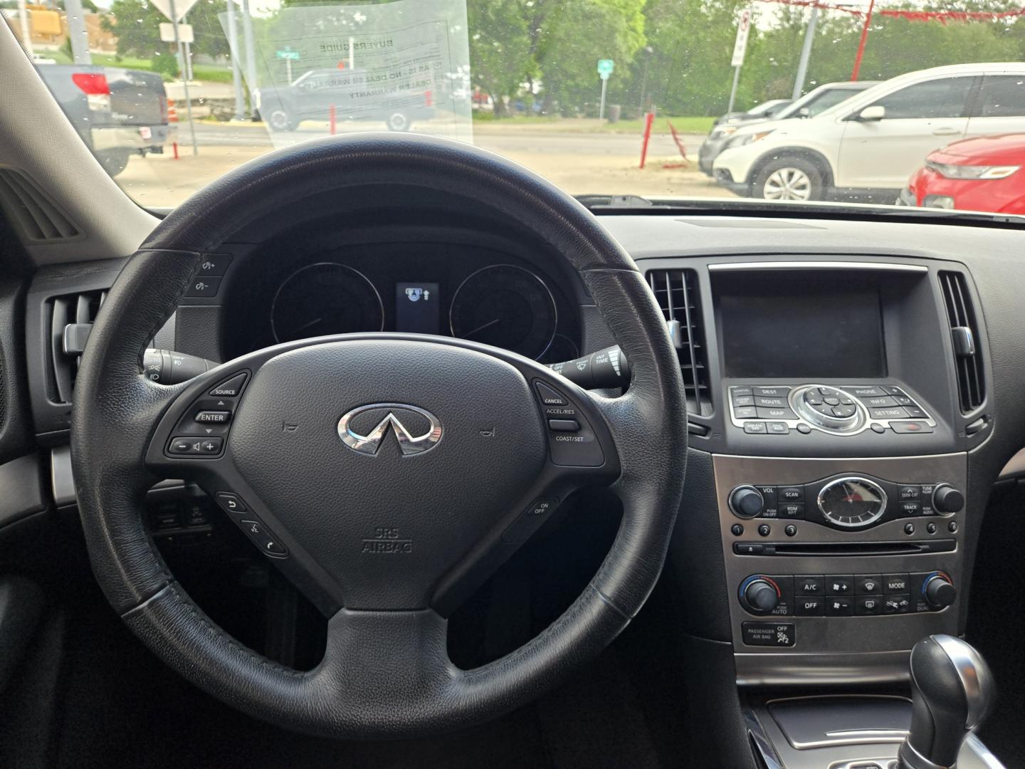 2013 WHITE Infiniti G Sedan 37 Journey (JN1CV6AP8DM) with an 3.7L V6 DOHC 24V engine, 5-Speed Automatic transmission, located at 503 West Court, Seguin, TX, 78155, (830) 379-3373, 29.568621, -97.969803 - 2013 Infiniti G Sedan 37 Journey with a 3.7L V6 DOHC 24V, Automatic, Tilt, Cruise, AM/FM/CD Touchscreen Stereo, Power Windows, Locks, Seat and Side Mirrors, Bluetooth, Leather Seating, Navigation System, Dual Climate Control, Tinted Windows, Power Sunroof, Alloy Wheels, Backup Camera, Rear Defroster - Photo#5