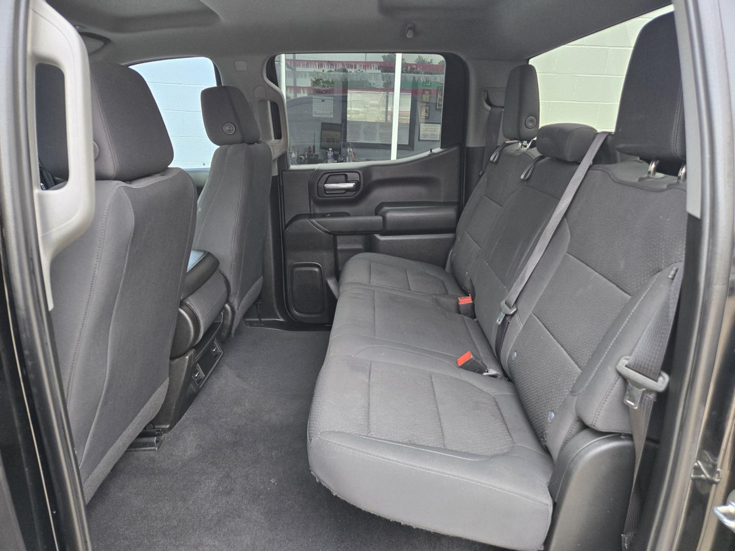 2020 Black Chevrolet Silverado 1500 Custom Crew Cab Long Box 2WD (3GCPWBEH3LG) with an 4.3L V6 engine, 6A transmission, located at 503 West Court, Seguin, TX, 78155, (830) 379-3373, 29.568621, -97.969803 - 2020 Chevrolet Silverado 1500 Custom Crew Cab 2WD with a 4.3L V6, Automatic, Tilt, Cruise, AM/FM Touchscreen Stereo, Power Windows, Locks and Side Mirrors, Bluetooth, Front Bench Seat, Tinted Windows, Trailer Towing, Alloy Wheels, Backup Camera and more!! - Photo#5
