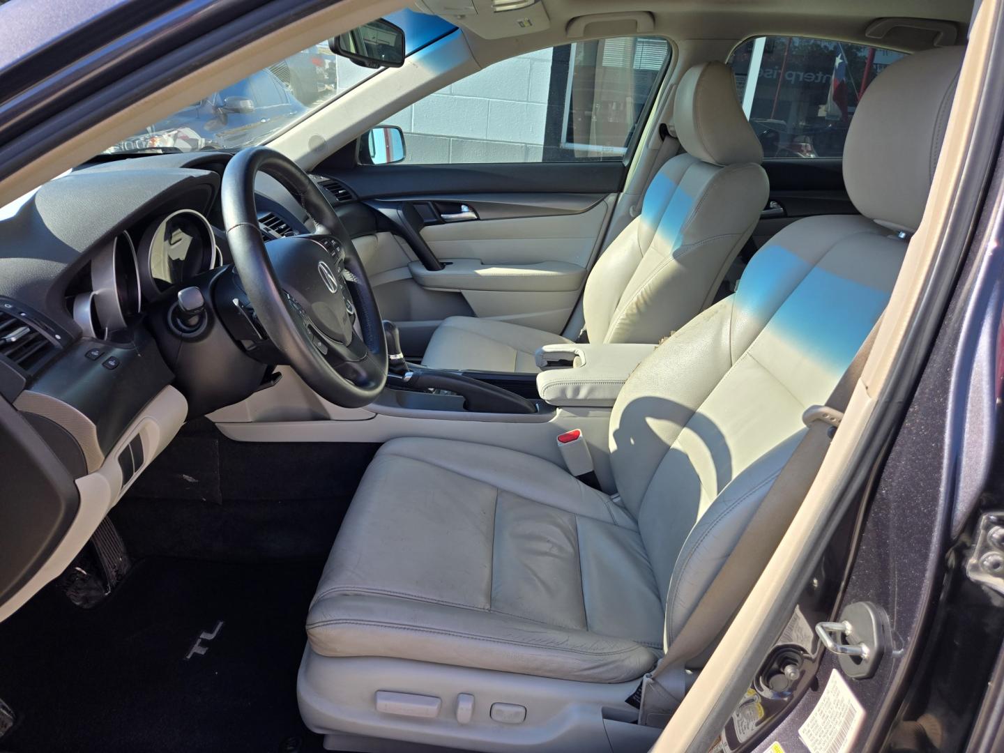 2012 Black Acura TL 6-Speed AT (19UUA8F23CA) with an 3.5L V6 SOHC 24V engine, 6-Speed Automatic transmission, located at 503 West Court, Seguin, TX, 78155, (830) 379-3373, 29.568621, -97.969803 - 2012 Acura TL with a 3.5L V6 SOHC 24V, Automatic, Tilt, Cruise, AM/FM/CD Stereo, Power Windows, Locks, Seat and Side Mirrors, Leather Seating, Bluetooth, Power Sunroof, Dual Climate Control, Rear A/C, Alloy Wheels, Tinted Windows, Rear Defroster and more!! - Photo#4