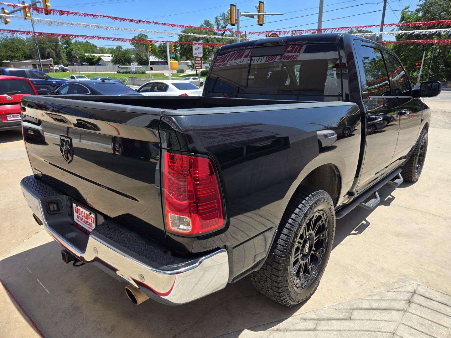 2017 Black RAM 1500 SLT Crew Cab SWB 2WD (3C6RR6LT3HG) with an 5.7L V8 OHV 16V engine, 8A transmission, located at 503 West Court, Seguin, TX, 78155, (830) 379-3373, 29.568621, -97.969803 - 2017 RAM 1500 SLT Crew Cab 2WD with a 5.7L V8 OHV 16V, Automatic, Tilt, Cruise, AM/FM Touchscreen Stereo, Power Windows, Locks, Seat and Side Mirrors, Bluetooth, Dual Climate Control, Running Boards, Tinted Windows, Backup Camera, Bumper Sensors, Trailer Towing and more!! - Photo#2