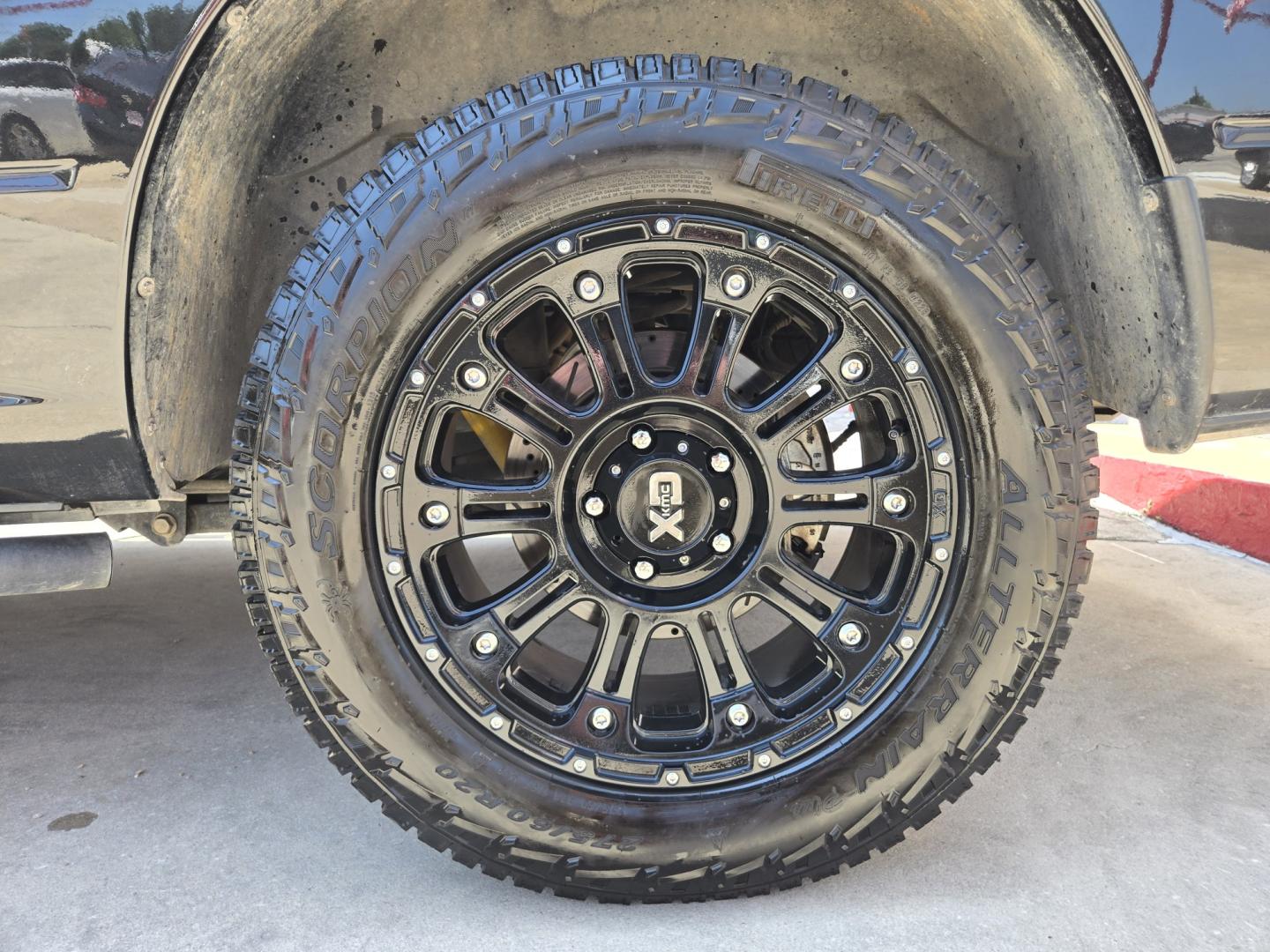 2017 Black RAM 1500 SLT Crew Cab SWB 2WD (3C6RR6LT3HG) with an 5.7L V8 OHV 16V engine, 8A transmission, located at 503 West Court, Seguin, TX, 78155, (830) 379-3373, 29.568621, -97.969803 - 2017 RAM 1500 SLT Crew Cab 2WD with a 5.7L V8 OHV 16V, Automatic, Tilt, Cruise, AM/FM Touchscreen Stereo, Power Windows, Locks, Seat and Side Mirrors, Bluetooth, Dual Climate Control, Running Boards, Tinted Windows, Backup Camera, Bumper Sensors, Trailer Towing and more!! - Photo#7