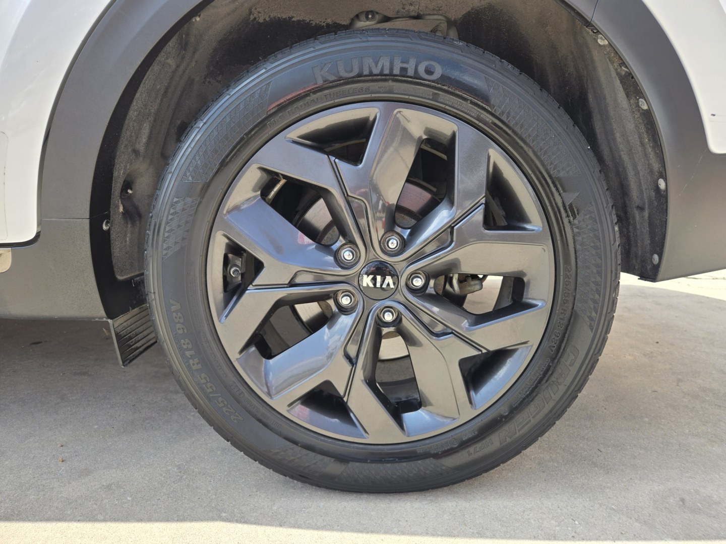 2020 WHITE Kia Sportage S FWD (KNDP63AC0L7) with an 2.4L V6 DOHC 24V engine, 6A transmission, located at 503 West Court, Seguin, TX, 78155, (830) 379-3373, 29.568621, -97.969803 - 2020 Kia Sportage S FWD with a 2.4L V6 DOHC 24V, Automatic, Tilt, Cruise, AM/FM Touchscreen Stereo, Power Windows, Locks and Side Mirrors, Bluetooth, Leather Seating, Rear A/C, Tinted Windows, Backup Camera, Rear Wiper, Rear Defroster and more!! - Photo#8