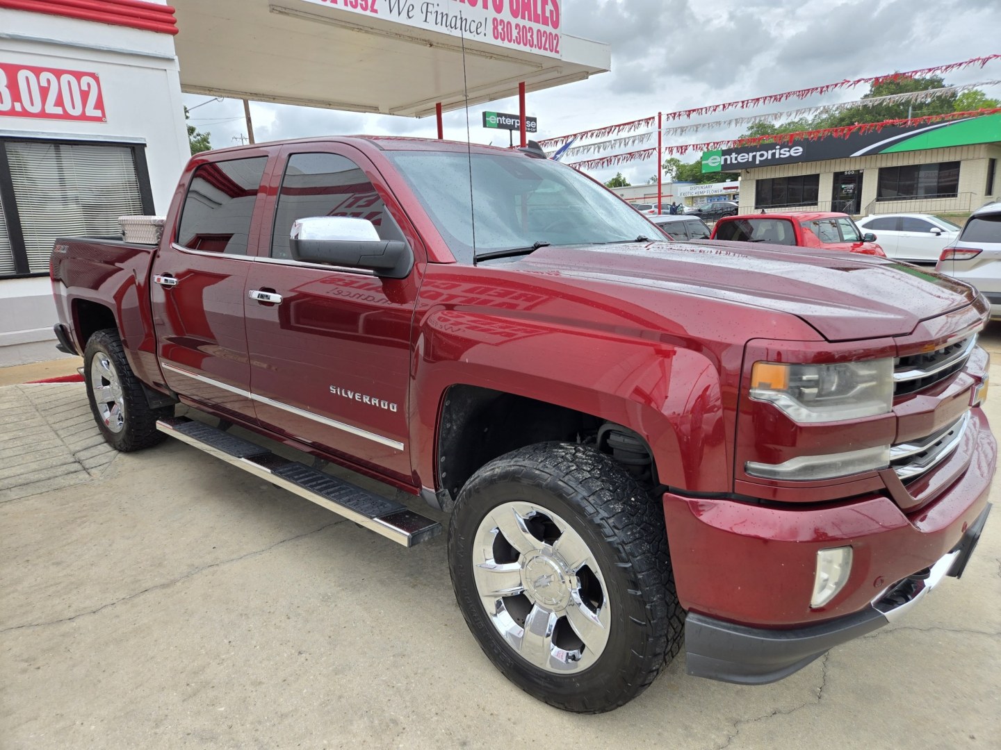 2016 Maroon Chevrolet Silverado 1500 LTZ Crew Cab 4WD (3GCUKSEC5GG) with an 5.3L V8 OHV 16V engine, 6A transmission, located at 503 West Court, Seguin, TX, 78155, (830) 379-3373, 29.568621, -97.969803 - 2016 Chevrolet Silverado 1500 LTZ Crew Cab 4WD with a 5.3L V8 OHV 16V, Automatic, Tilt, Cruise, AM/FM Touchscreen Stereo, Power Windows, Locks, Seat and Side Mirrors, Bluetooth, Leather Seating, Heated and Cooled Seats, Dual Climate Control, Tinted Windows, Running Boards, Trailer Towing, Onstar Cap - Photo#1