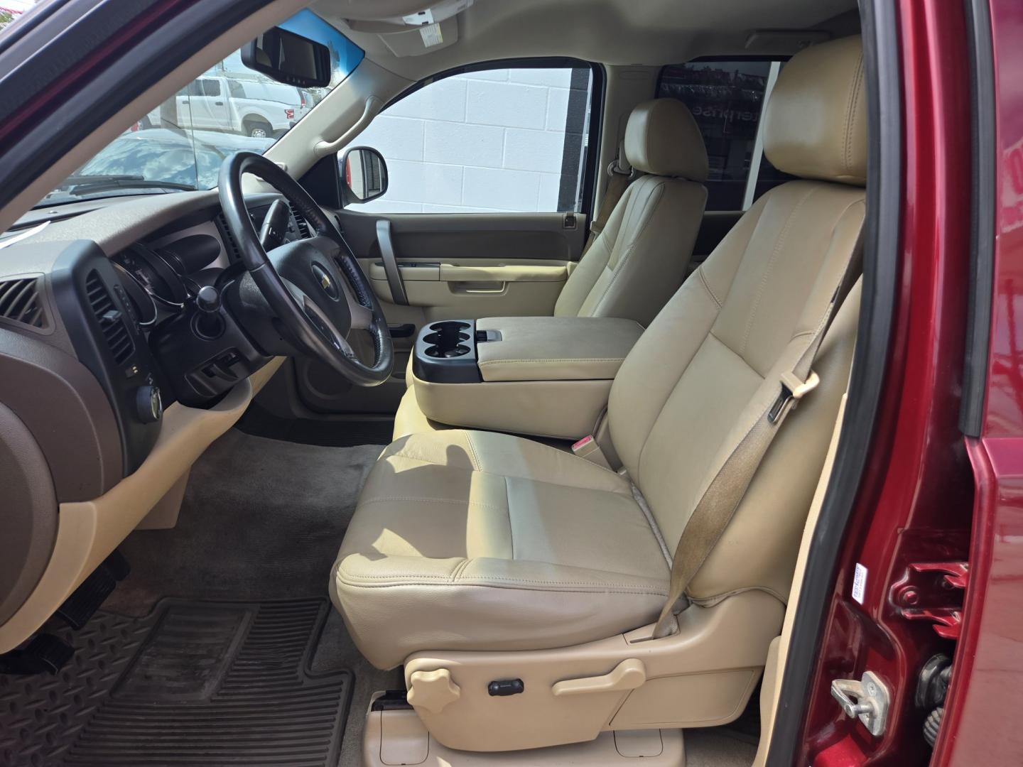 2013 Red Chevrolet Silverado 1500 LT Crew Cab 2WD (3GCPCSE06DG) with an 5.3L V8 OHV 16V FFV engine, 6-Speed Automatic transmission, located at 503 West Court, Seguin, TX, 78155, (830) 379-3373, 29.568621, -97.969803 - 2013 Chevrolet Silverado 1500 LT Crew Cab 2WD with a 5.3L V8 OHV 16V FFV, Automatic, Tilt, Cruise, AM/FM/CD/AUX Stereo, Power Windows, Locks, Seat and Side Mirrors, Bluetooth, Front Bench Seating Leather Seating, Dual Climate Control, Onstar Capability, Running Boards, Trailer Towing, Tinted Windows- Photo#4