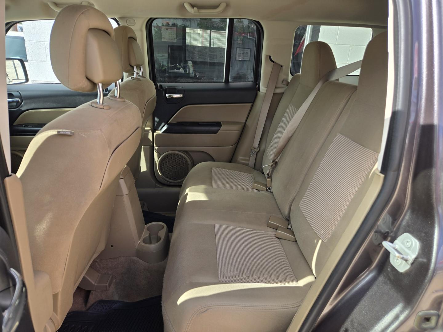 2015 GRAY Jeep Patriot Sport 2WD (1C4NJPBA0FD) with an 2.0L L4 DOHC 16V engine, Automatic transmission, located at 503 West Court, Seguin, TX, 78155, (830) 379-3373, 29.568621, -97.969803 - 2015 Jeep Patriot Sport 2WD with a 2.0L L4 DOHC 16V, Automatic, Tilt, Cruise, AM/FM/CD/AUX Stereo, Power Windows, Locks and Side Mirrors, Tinted Windows, Alloy Wheels, Rear Wiper, Rear Defroster and more!!- Photo#6