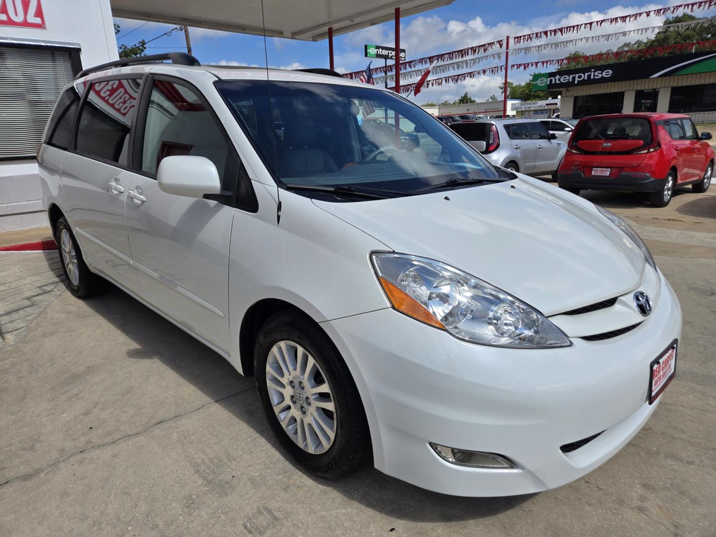 2009 WHITE Toyota Sienna XLE FWD (5TDZK22C19S) with an 3.5L V6 EFI DOHC 24V engine, Automatic transmission, located at 503 West Court, Seguin, TX, 78155, (830) 379-3373, 29.568621, -97.969803 - 2009 Toyota Sienna XLE FWD with a 3.5L V6 EFI DOHC 24V, Automatic, Tilt, Cruise, AM/FM/CD Stereo, Power Windows, Locks, Seat and Side Mirrors, Dual Climate Control, Heated Seats, Leather Seating, Tinted Windows, Power Sunroof, Power Rear Hatch, Alloy Wheels, Rear Wiper, Rear Defroster and more!!- Photo#1