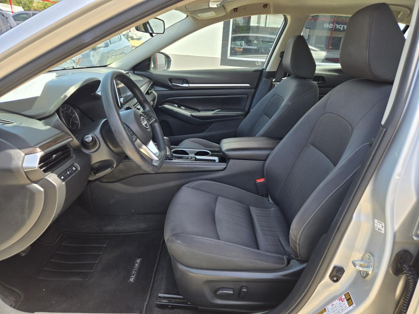2023 SILVER Nissan Altima 2.5 SV (1N4BL4DV8PN) with an 2.5L L4 DOHC 16V engine, CVT transmission, located at 503 West Court, Seguin, TX, 78155, (830) 379-3373, 29.568621, -97.969803 - 2023 Nissan Altima SV with a 2.5L L4 DOHC 16V, Automatic, Tilt, Cruise, AM/FM/AUX Touchscreen Stereo, Power Windows, Locks, Seat and Side Mirrors, Bluetooth, Backup Camera, Alloy Wheels, Rear Defroster and more!!- Photo#4