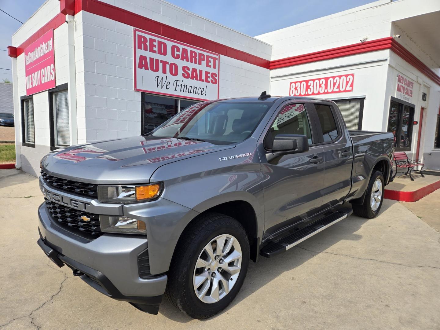 2020 GRAY Chevrolet Silverado 1500 Custom Double Cab 2WD (1GCRWBEH0LZ) with an 4.3L V6 engine, 6A transmission, located at 503 West Court, Seguin, TX, 78155, (830) 379-3373, 29.568621, -97.969803 - 2020 Chevrolet Silverado 1500 Custom Double Cab 2WD with a 4.3L V6, Automatic, Tilt, Cruise, AM/FM Touchscreen Stereo, Power Windows, Locks and Side Mirrors, Bluetooth, Running Boards, Backup Camera, Alloy Wheels, Rear Defroster and more!!- Photo#0