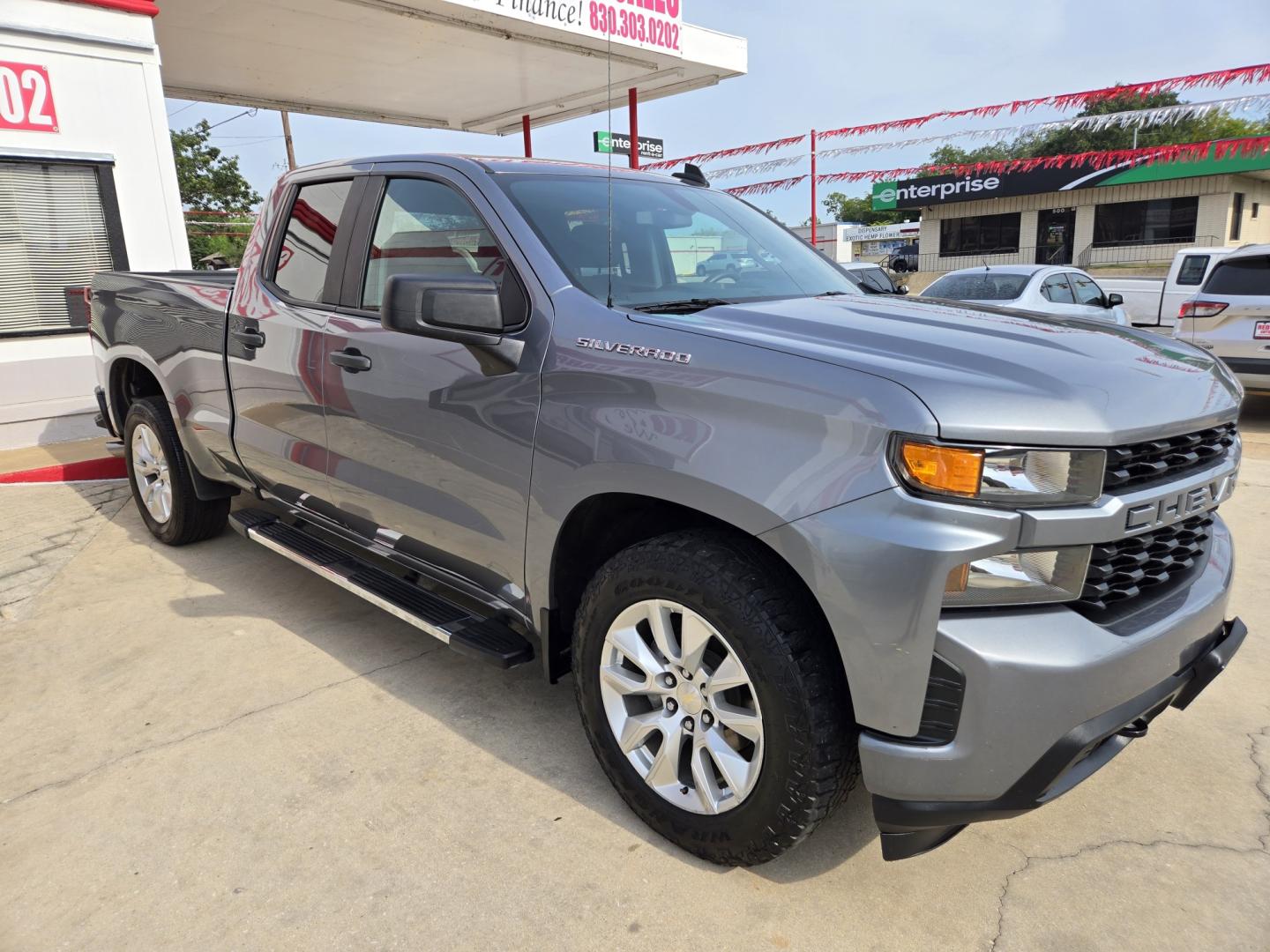 2020 GRAY Chevrolet Silverado 1500 Custom Double Cab 2WD (1GCRWBEH0LZ) with an 4.3L V6 engine, 6A transmission, located at 503 West Court, Seguin, TX, 78155, (830) 379-3373, 29.568621, -97.969803 - 2020 Chevrolet Silverado 1500 Custom Double Cab 2WD with a 4.3L V6, Automatic, Tilt, Cruise, AM/FM Touchscreen Stereo, Power Windows, Locks and Side Mirrors, Bluetooth, Running Boards, Backup Camera, Alloy Wheels, Rear Defroster and more!!- Photo#1