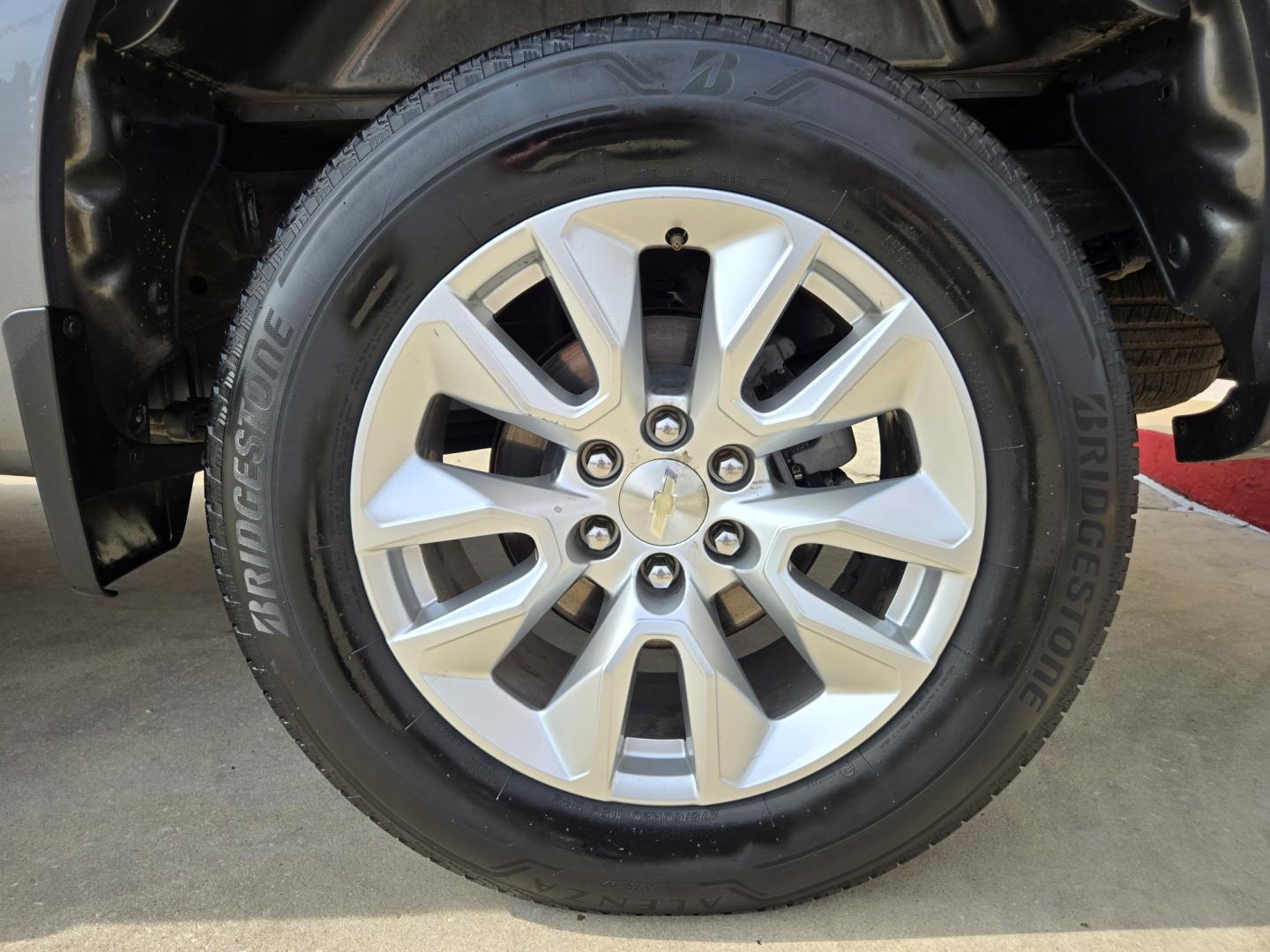 2020 GRAY Chevrolet Silverado 1500 Custom Double Cab 2WD (1GCRWBEH0LZ) with an 4.3L V6 engine, 6A transmission, located at 503 West Court, Seguin, TX, 78155, (830) 379-3373, 29.568621, -97.969803 - 2020 Chevrolet Silverado 1500 Custom Double Cab 2WD with a 4.3L V6, Automatic, Tilt, Cruise, AM/FM Touchscreen Stereo, Power Windows, Locks and Side Mirrors, Bluetooth, Running Boards, Backup Camera, Alloy Wheels, Rear Defroster and more!!- Photo#8