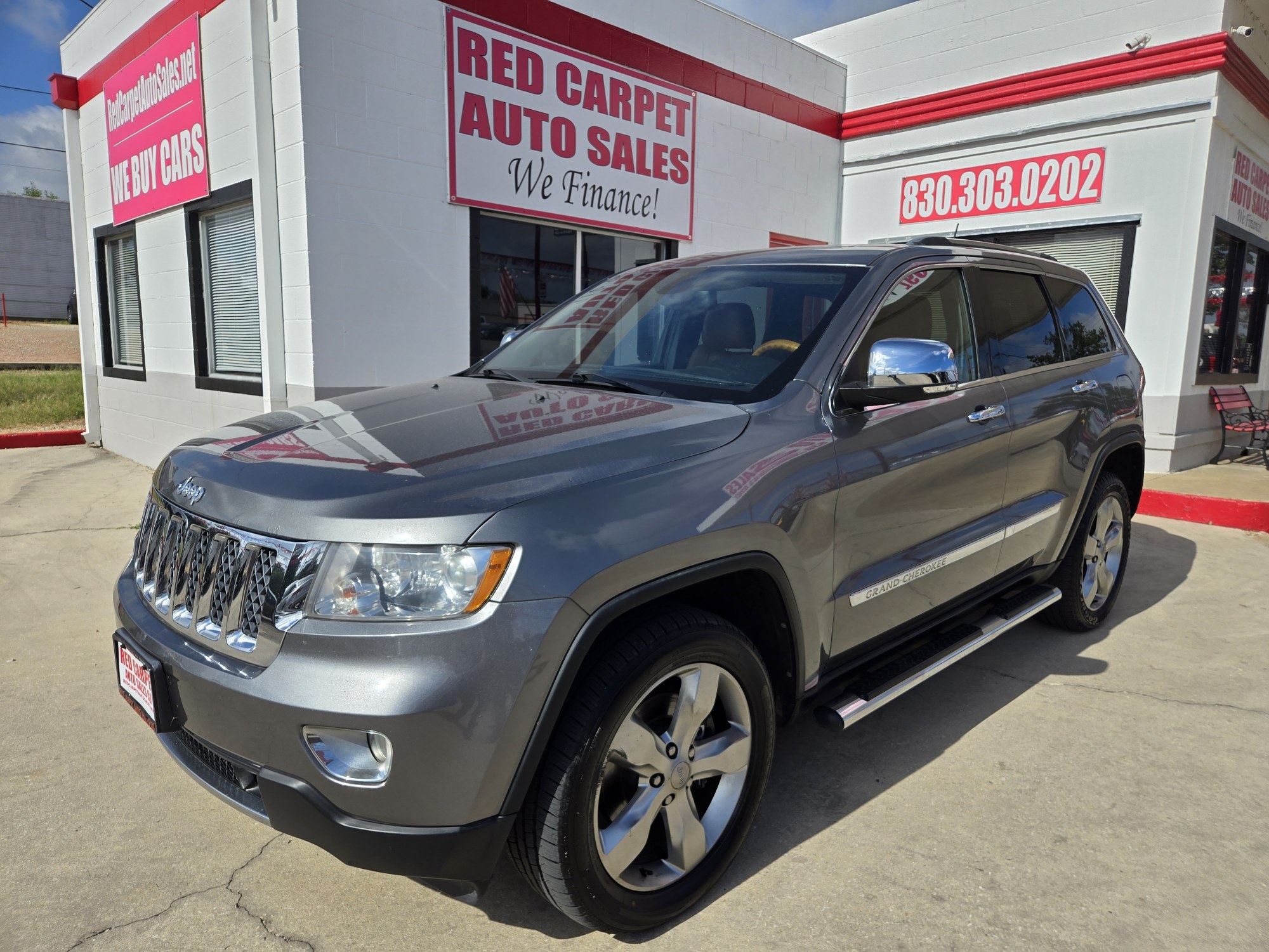 photo of 2013 Jeep Grand Cherokee Overland 4WD