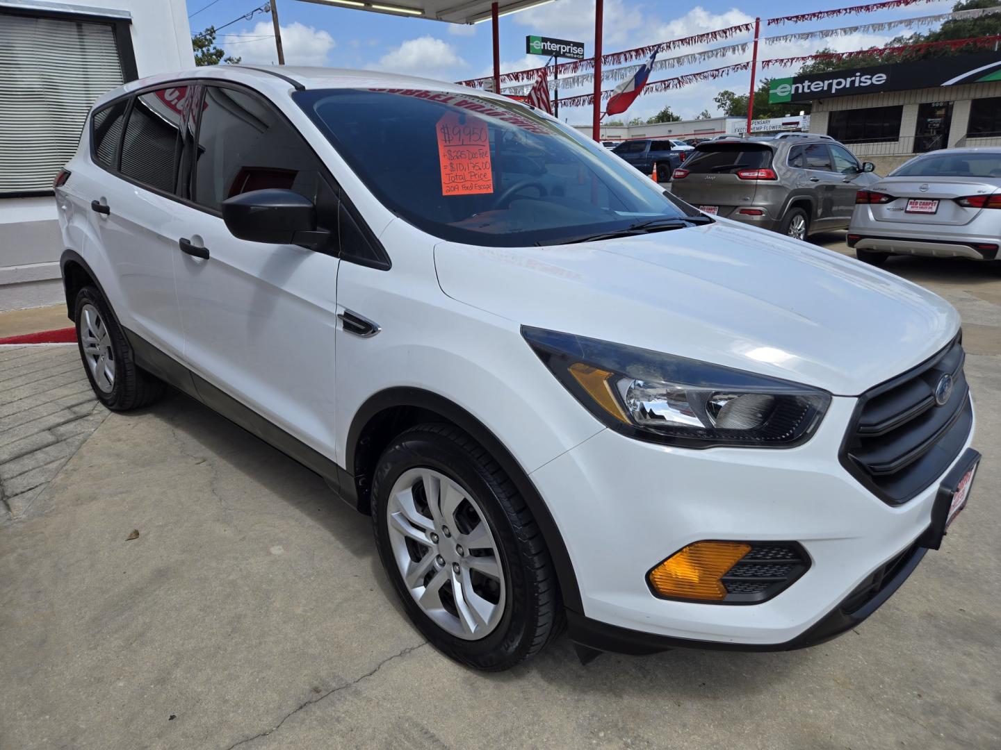 2019 WHITE Ford Escape S FWD (1FMCU0F70KU) with an 2.5L L4 DOHC 16V engine, 6A transmission, located at 503 West Court, Seguin, TX, 78155, (830) 379-3373, 29.568621, -97.969803 - 2019 Ford Escape S FWD with a 2.5L L4 DOHC 16V, Automatic, Tilt, Cruise, AM/FM Stereo, Power Windows, Locks and Side Mirrors, Bluetooth, Tinted Windows, Automatic Headlights, Rear Wiper, Rear Defroster and more!!- Photo#1