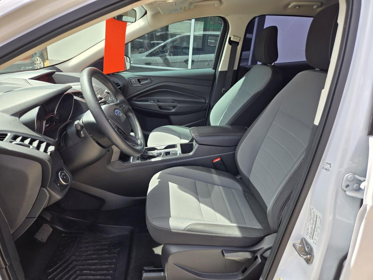 2019 WHITE Ford Escape S FWD (1FMCU0F70KU) with an 2.5L L4 DOHC 16V engine, 6A transmission, located at 503 West Court, Seguin, TX, 78155, (830) 379-3373, 29.568621, -97.969803 - 2019 Ford Escape S FWD with a 2.5L L4 DOHC 16V, Automatic, Tilt, Cruise, AM/FM Stereo, Power Windows, Locks and Side Mirrors, Bluetooth, Tinted Windows, Automatic Headlights, Rear Wiper, Rear Defroster and more!!- Photo#4