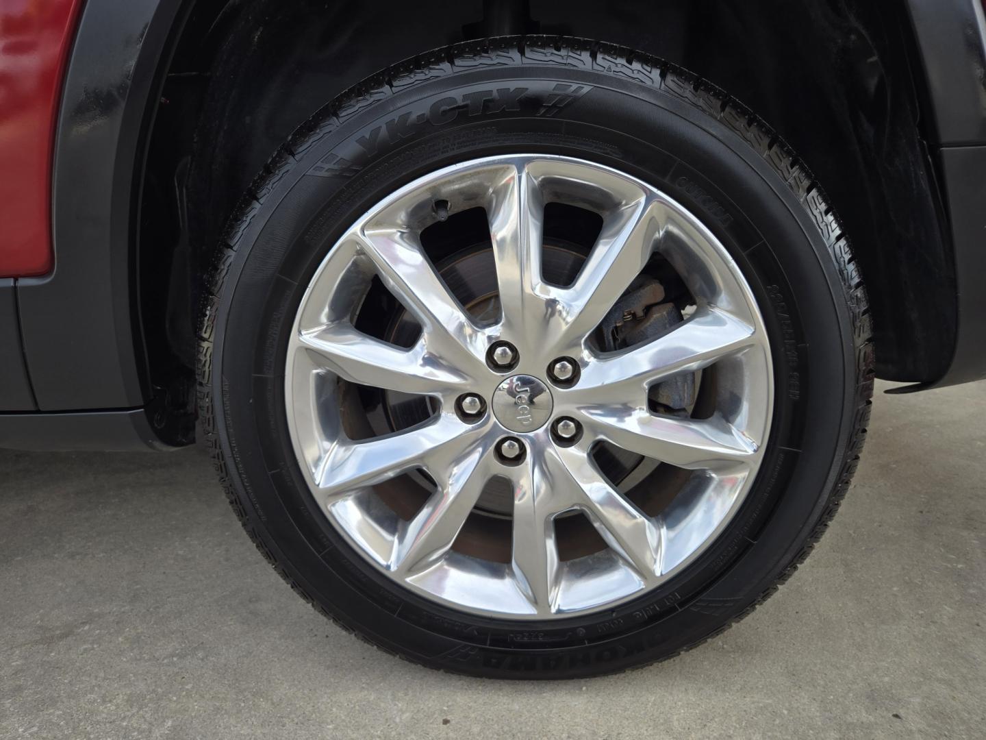 2015 RED Jeep Cherokee Limited FWD (1C4PJLDS4FW) with an 3.2L V6 DOHC 24V engine, 9A transmission, located at 503 West Court, Seguin, TX, 78155, (830) 379-3373, 29.568621, -97.969803 - 2015 Jeep Cherokee Limited FWD with a 3.2L V6 DOHC 24V, Automatic, Tilt, Cruise, AM/FM/AUX Touchscreen Stereo, Power Windows, Locks, Seat and Side Mirrors, Bluetooth, Leather Seating, Dual Climate Control, Rear A/C, Power Sunroof, Power Rear Hatch, Alloy Wheels, Backup Camera, Bumper Sensors, Rear W- Photo#8