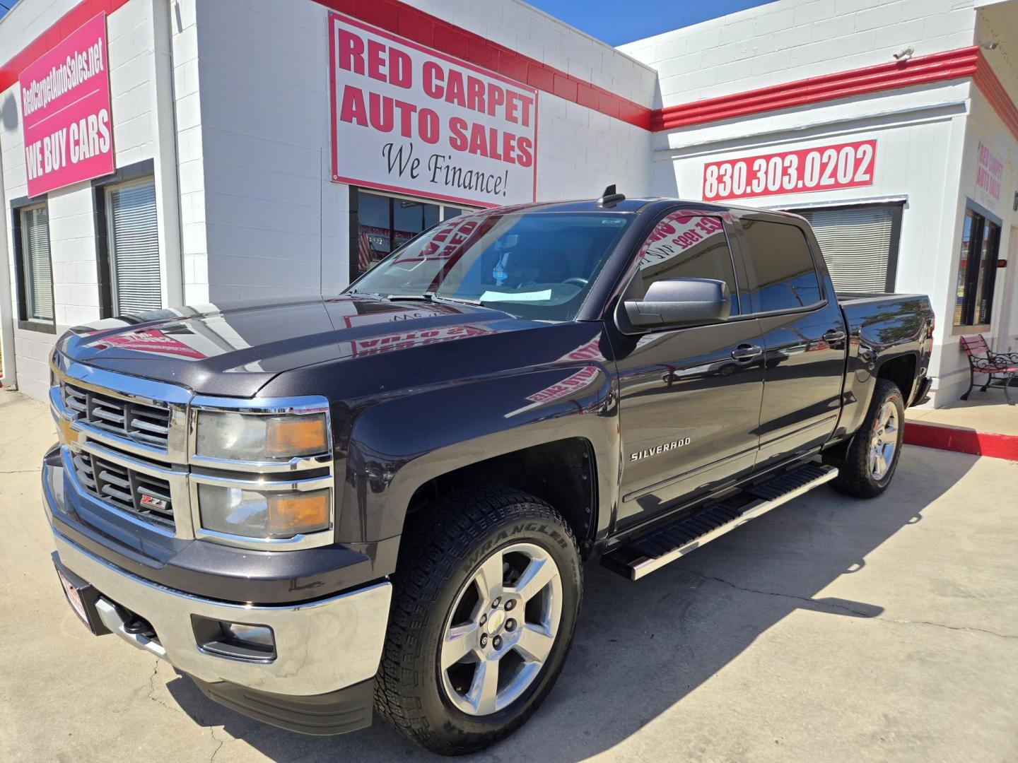 2015 SILVER Chevrolet Silverado 1500 LT Crew Cab 4WD (3GCUKRECXFG) with an 5.3L V8 OHV 16V engine, 6-Speed Automatic transmission, located at 503 West Court, Seguin, TX, 78155, (830) 379-3373, 29.568621, -97.969803- Photo#0