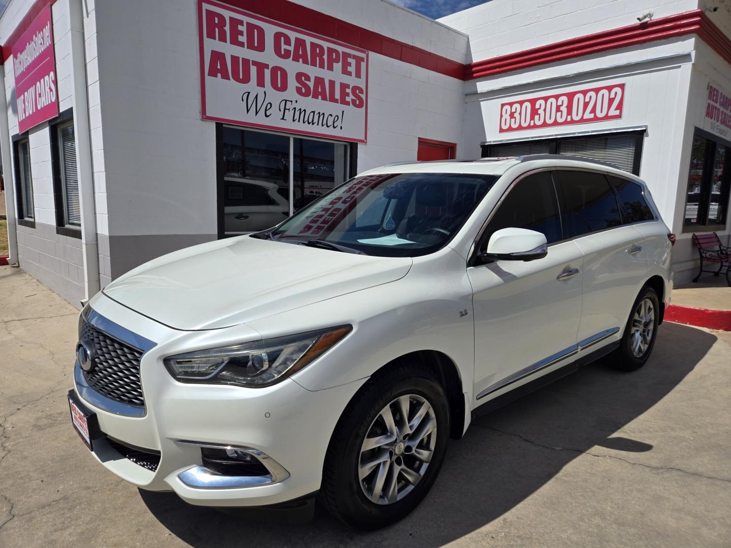 2017 WHITE Infiniti QX60 Base FWD (5N1DL0MN8HC) with an 3.5L V6 DOHC 24V engine, Automatic transmission, located at 503 West Court, Seguin, TX, 78155, (830) 379-3373, 29.568621, -97.969803 - 2017 Infiniti QX60 Base FWD with a 3.5L V6 DOHC 24V, Automatic, Tilt, Cruise, AM/FM/CD Touchscreen Stereo, Power Windows, Locks, Seat and Side Mirrors, Leather Seating, Bluetooth, Navigation, Third Row Seating, Heated Seats, Dual Climate Control, Power Sunroof, Power Rear Hatch, Tinted Windows, Allo- Photo#0