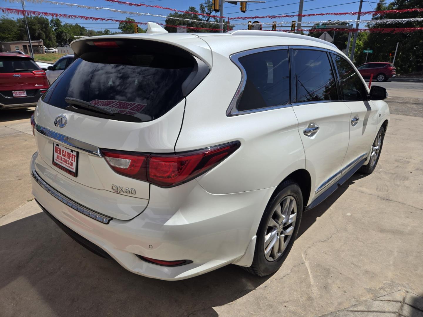 2017 WHITE Infiniti QX60 Base FWD (5N1DL0MN8HC) with an 3.5L V6 DOHC 24V engine, Automatic transmission, located at 503 West Court, Seguin, TX, 78155, (830) 379-3373, 29.568621, -97.969803 - 2017 Infiniti QX60 Base FWD with a 3.5L V6 DOHC 24V, Automatic, Tilt, Cruise, AM/FM/CD Touchscreen Stereo, Power Windows, Locks, Seat and Side Mirrors, Leather Seating, Bluetooth, Navigation, Third Row Seating, Heated Seats, Dual Climate Control, Power Sunroof, Power Rear Hatch, Tinted Windows, Allo- Photo#2