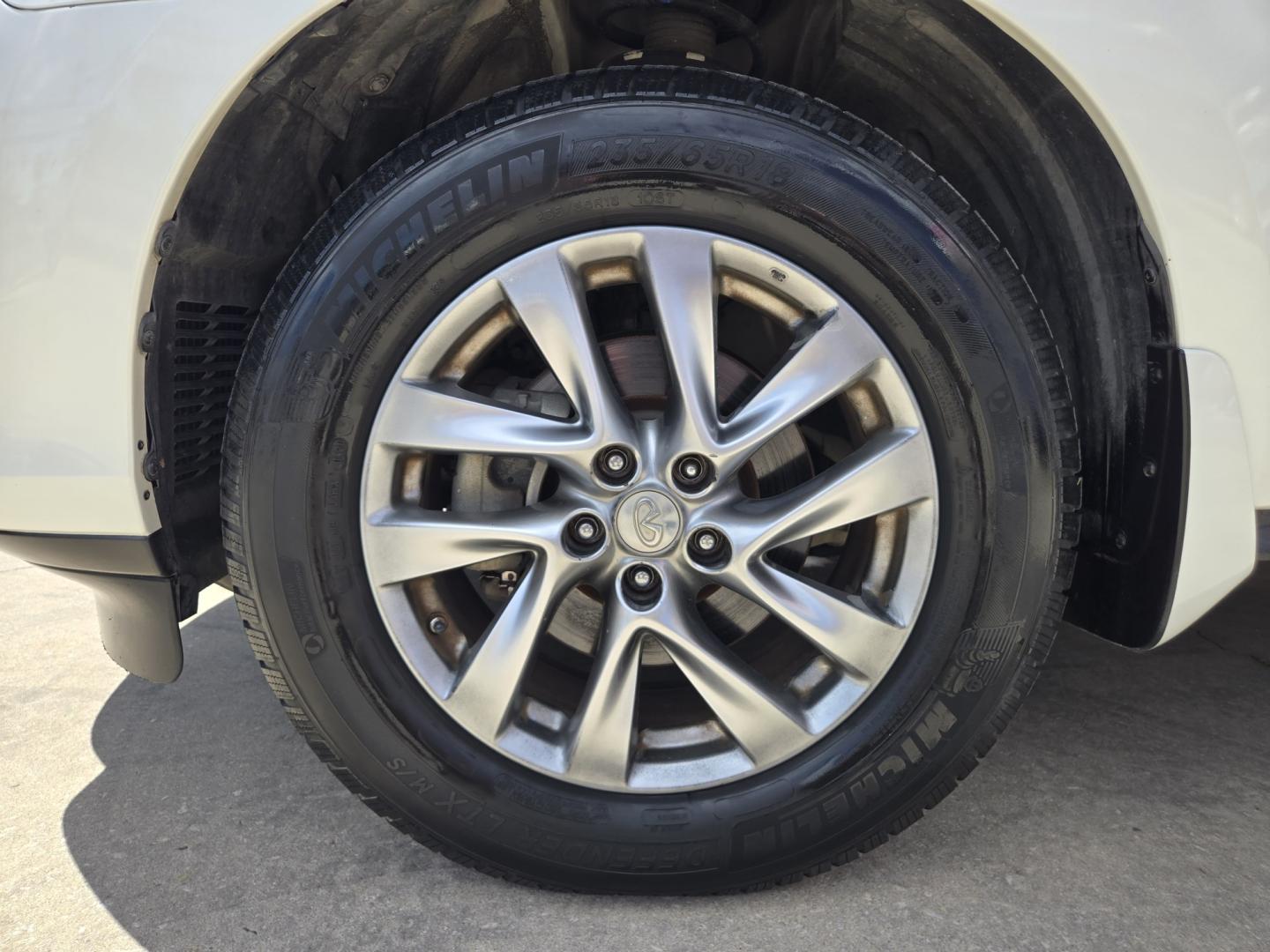 2017 WHITE Infiniti QX60 Base FWD (5N1DL0MN8HC) with an 3.5L V6 DOHC 24V engine, Automatic transmission, located at 503 West Court, Seguin, TX, 78155, (830) 379-3373, 29.568621, -97.969803 - 2017 Infiniti QX60 Base FWD with a 3.5L V6 DOHC 24V, Automatic, Tilt, Cruise, AM/FM/CD Touchscreen Stereo, Power Windows, Locks, Seat and Side Mirrors, Leather Seating, Bluetooth, Navigation, Third Row Seating, Heated Seats, Dual Climate Control, Power Sunroof, Power Rear Hatch, Tinted Windows, Allo- Photo#11