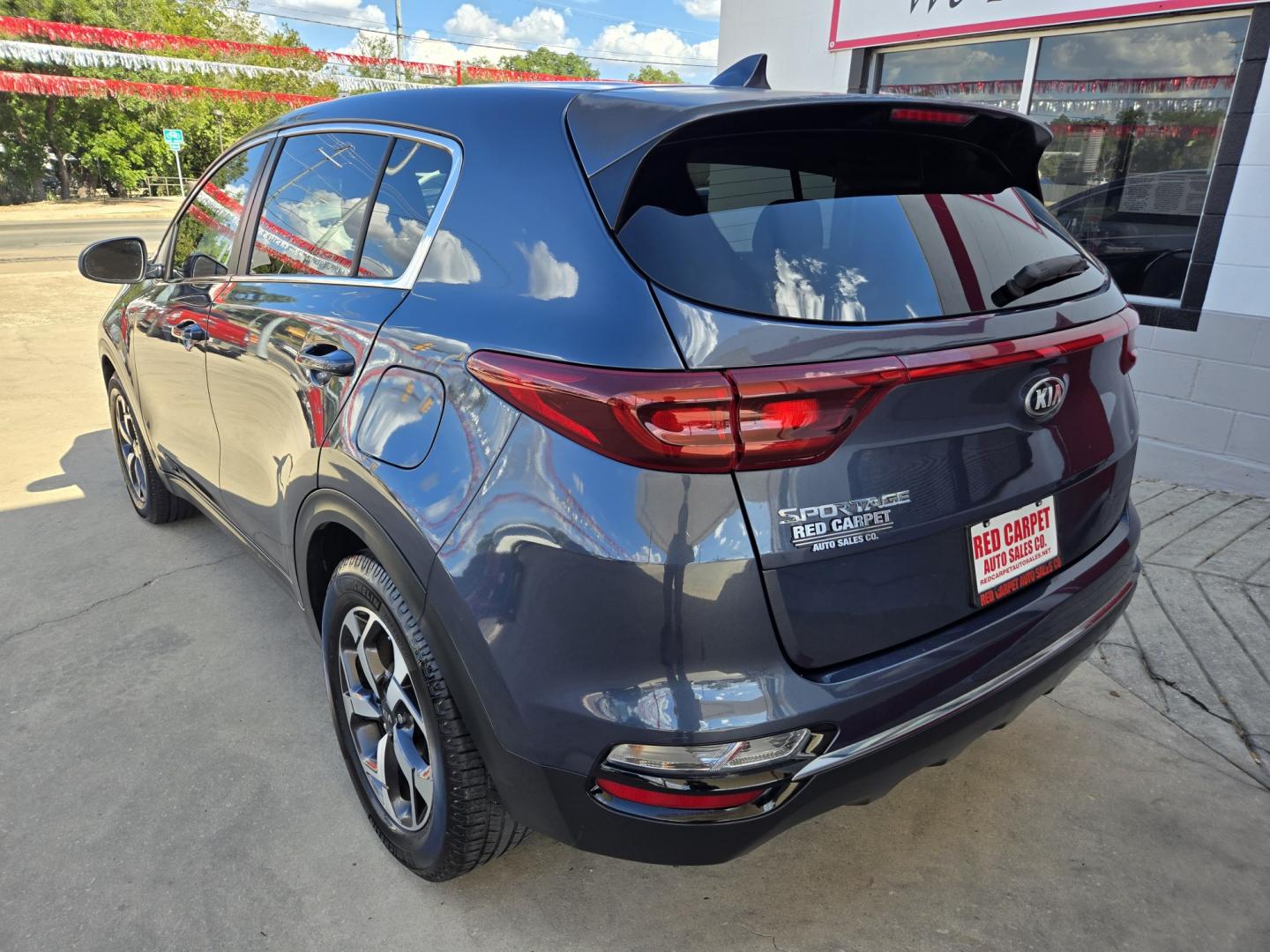 2020 BLUE Kia Sportage LX FWD (KNDPM3AC0L7) with an 2.4L V6 DOHC 24V engine, 6A transmission, located at 503 West Court, Seguin, TX, 78155, (830) 379-3373, 29.568621, -97.969803- Photo#3