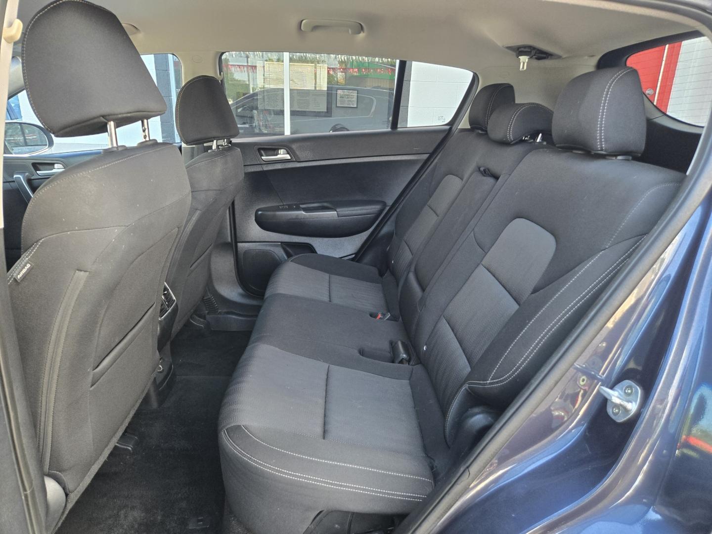 2020 BLUE Kia Sportage LX FWD (KNDPM3AC0L7) with an 2.4L V6 DOHC 24V engine, 6A transmission, located at 503 West Court, Seguin, TX, 78155, (830) 379-3373, 29.568621, -97.969803- Photo#6