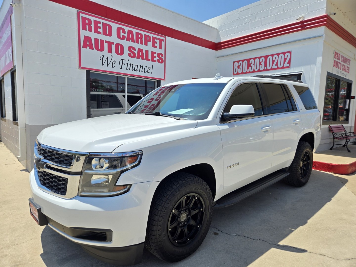 2019 WHITE Chevrolet Tahoe LT 2WD (1GNSCBKC6KR) with an 5.3L V8 OHV 16V engine, 6A transmission, located at 503 West Court, Seguin, TX, 78155, (830) 379-3373, 29.568621, -97.969803 - 2019 Chevrolet Tahoe LT 2WD with a 5.3L V8 OHV 16V, Automatic, Tilt, Cruise, AM/FM Touchscreen Stereo, Power Windows, Locks, Seat and Side Mirrors, Bluetooth, Leather Seating, Heated Seats, Third Row Seating, Dual Climate Control, Rear A/C, Tinted Windows, Trailer Towing, Backup Camera, Bumper Senso- Photo#0