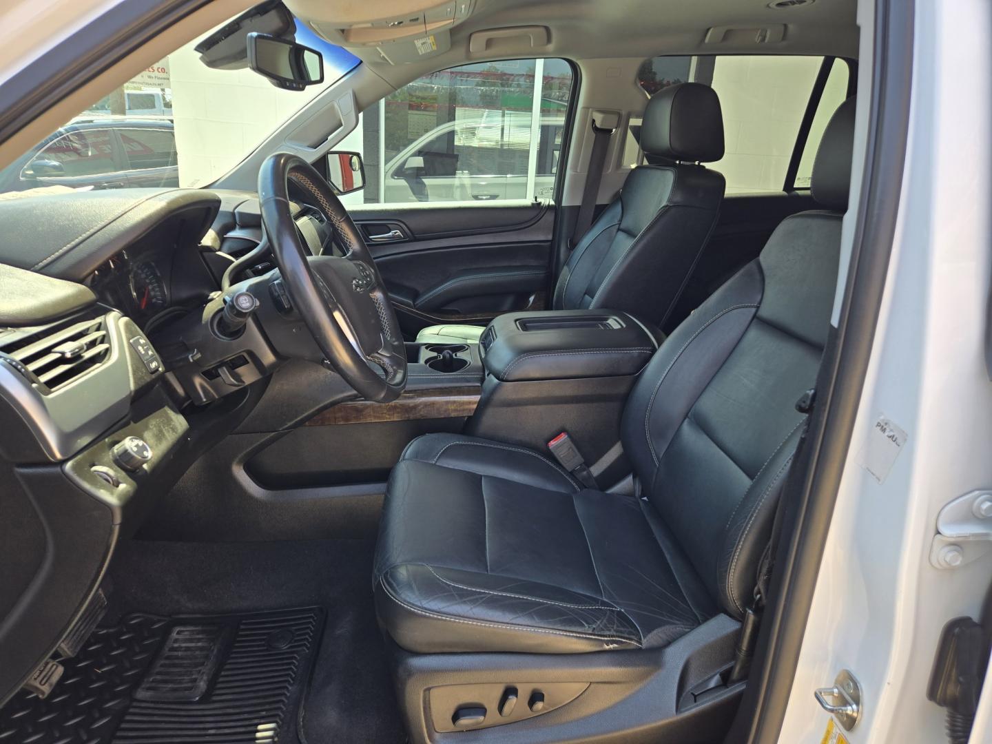2019 WHITE Chevrolet Tahoe LT 2WD (1GNSCBKC6KR) with an 5.3L V8 OHV 16V engine, 6A transmission, located at 503 West Court, Seguin, TX, 78155, (830) 379-3373, 29.568621, -97.969803 - 2019 Chevrolet Tahoe LT 2WD with a 5.3L V8 OHV 16V, Automatic, Tilt, Cruise, AM/FM Touchscreen Stereo, Power Windows, Locks, Seat and Side Mirrors, Bluetooth, Leather Seating, Heated Seats, Third Row Seating, Dual Climate Control, Rear A/C, Tinted Windows, Trailer Towing, Backup Camera, Bumper Senso- Photo#4