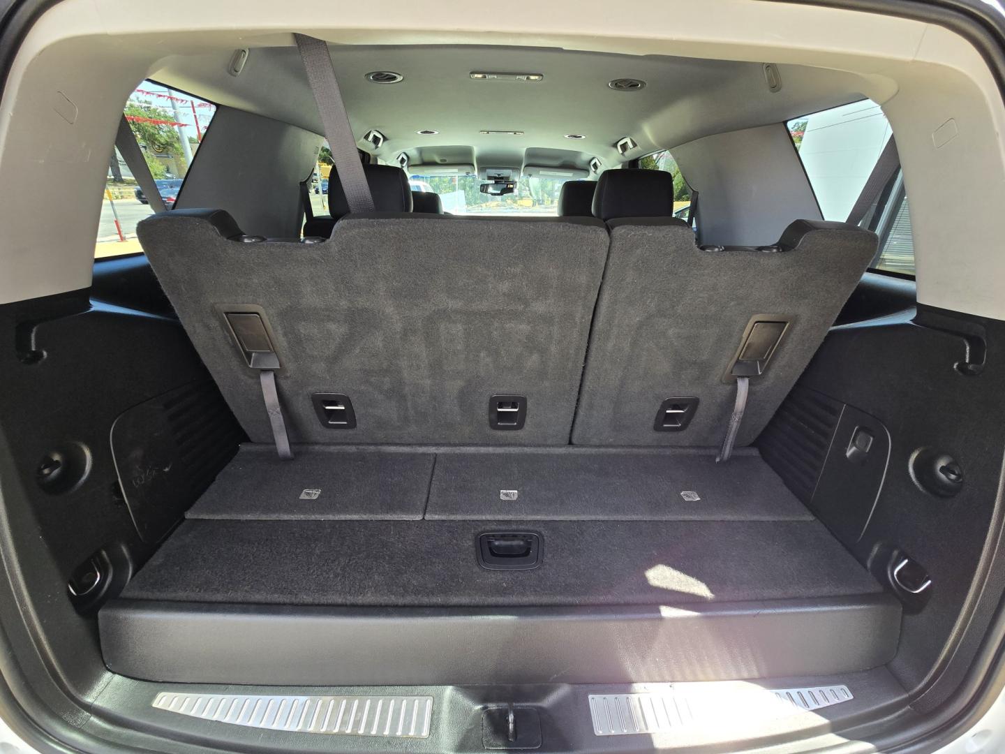 2019 WHITE Chevrolet Tahoe LT 2WD (1GNSCBKC6KR) with an 5.3L V8 OHV 16V engine, 6A transmission, located at 503 West Court, Seguin, TX, 78155, (830) 379-3373, 29.568621, -97.969803 - 2019 Chevrolet Tahoe LT 2WD with a 5.3L V8 OHV 16V, Automatic, Tilt, Cruise, AM/FM Touchscreen Stereo, Power Windows, Locks, Seat and Side Mirrors, Bluetooth, Leather Seating, Heated Seats, Third Row Seating, Dual Climate Control, Rear A/C, Tinted Windows, Trailer Towing, Backup Camera, Bumper Senso- Photo#8