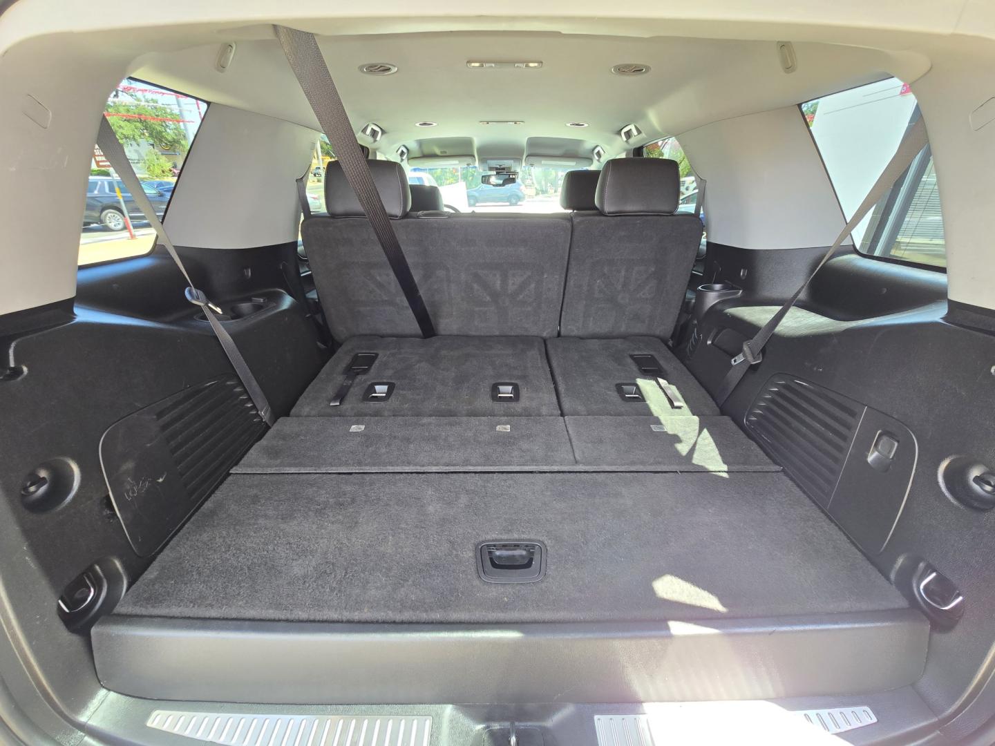 2019 WHITE Chevrolet Tahoe LT 2WD (1GNSCBKC6KR) with an 5.3L V8 OHV 16V engine, 6A transmission, located at 503 West Court, Seguin, TX, 78155, (830) 379-3373, 29.568621, -97.969803 - 2019 Chevrolet Tahoe LT 2WD with a 5.3L V8 OHV 16V, Automatic, Tilt, Cruise, AM/FM Touchscreen Stereo, Power Windows, Locks, Seat and Side Mirrors, Bluetooth, Leather Seating, Heated Seats, Third Row Seating, Dual Climate Control, Rear A/C, Tinted Windows, Trailer Towing, Backup Camera, Bumper Senso- Photo#9