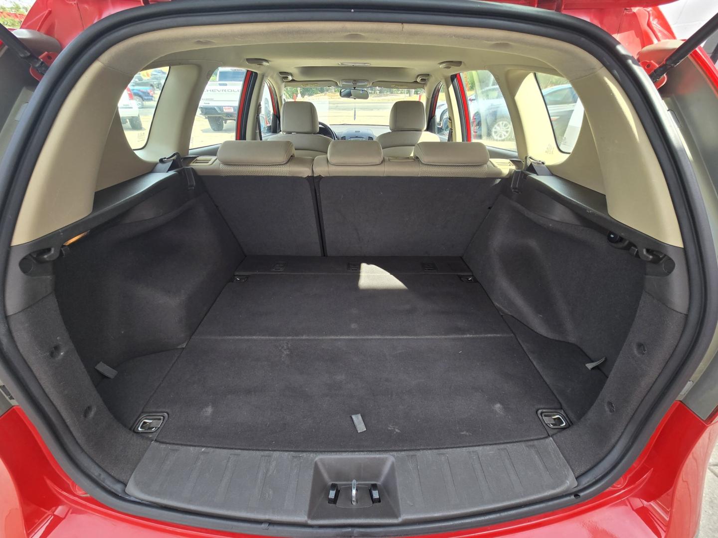 2009 RED Hyundai Elantra Automatic (KMHDC86E99U) with an 2.0L L4 DOHC 16V engine, 4A transmission, located at 503 West Court, Seguin, TX, 78155, (830) 379-3373, 29.568621, -97.969803- Photo#7