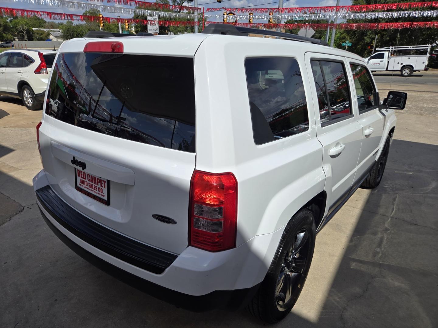 2015 WHITE Jeep Patriot Sport 2WD (1C4NJPBA7FD) with an 2.0L L4 DOHC 16V engine, Automatic transmission, located at 503 West Court, Seguin, TX, 78155, (830) 379-3373, 29.568621, -97.969803 - 2015 Jeep Patriot Sport 2WD with a 2.0L L4 DOHC 16V, Automatic, Tilt, Cruise, AM/FM/CD/AUX Stereo, Power Windows, Locks and Side Mirrors, Bluetooth, Tinted Windows, Alloy Wheels, Rear Wiper, Rear Defroster and more!!- Photo#2