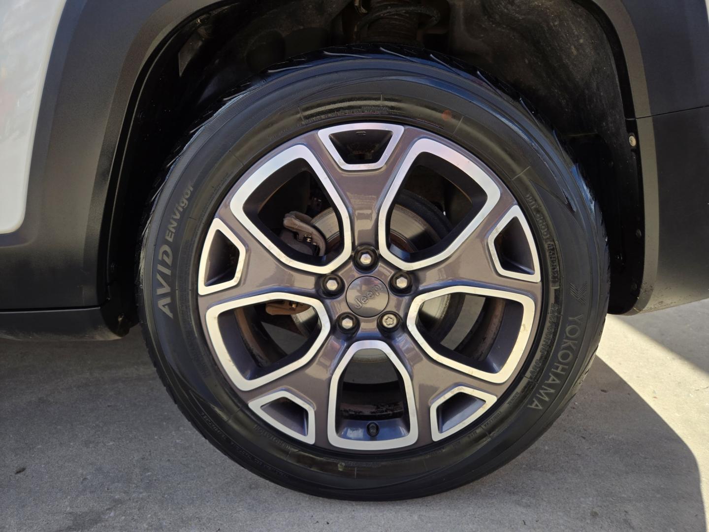 2016 WHITE Jeep Renegade Limited FWD (ZACCJADTXGP) with an 2.4L L4 DOHC 16V engine, 9A transmission, located at 503 West Court, Seguin, TX, 78155, (830) 379-3373, 29.568621, -97.969803- Photo#8