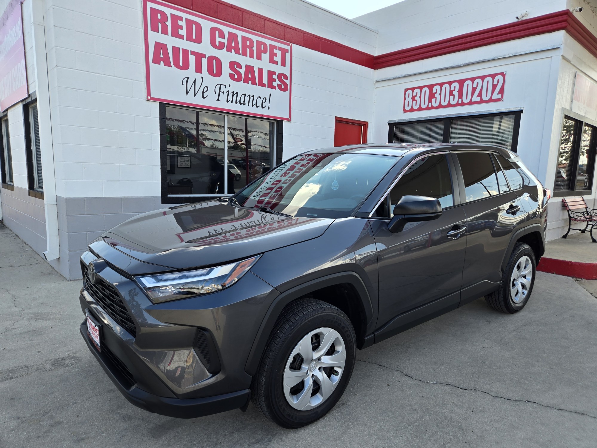 photo of 2025 Toyota RAV4 LE