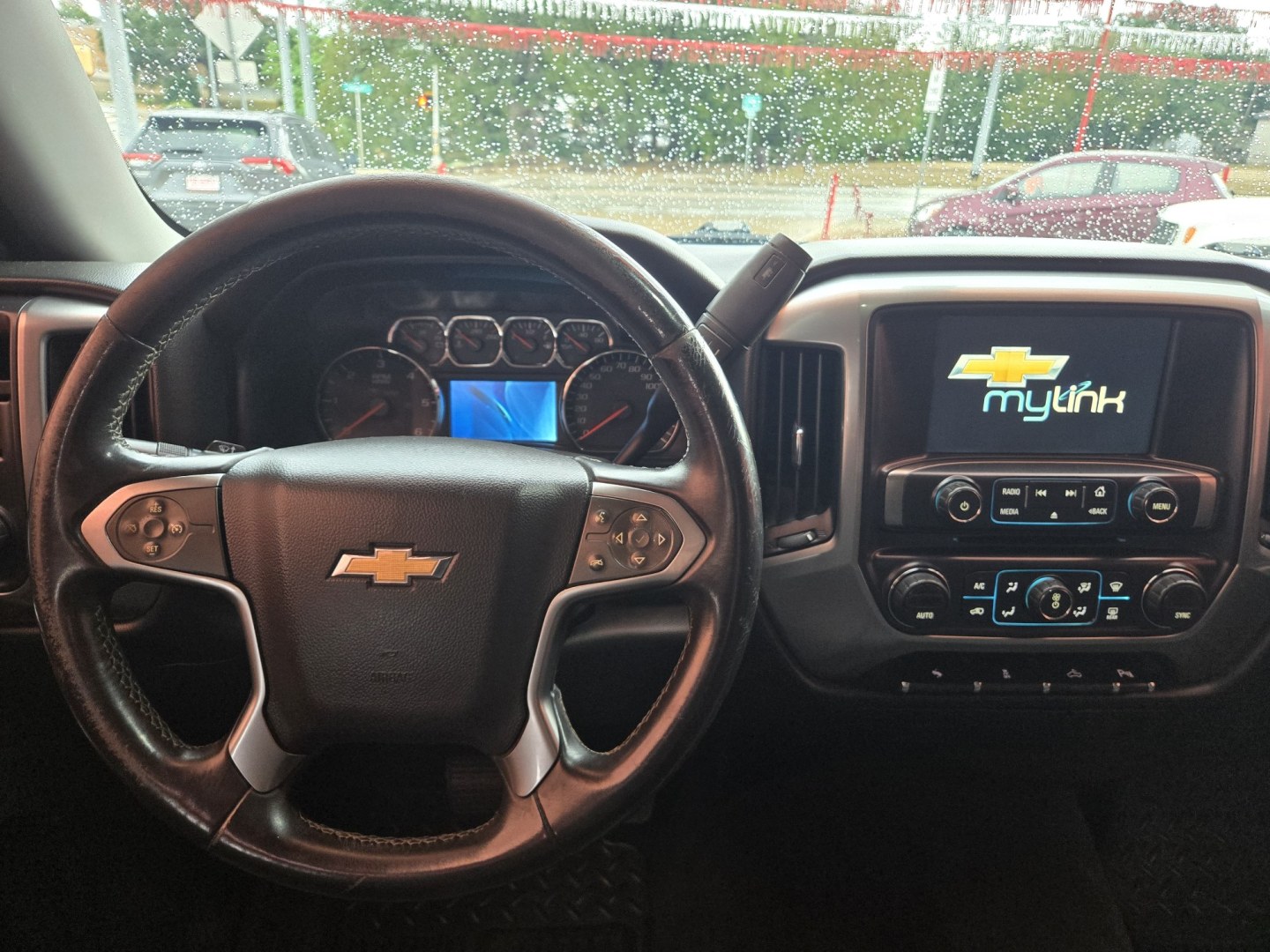 2014 RED Chevrolet Silverado 1500 1LT Crew Cab 2WD (3GCPCREC4EG) with an 5.3L V8 F OHV 16V engine, 6-Speed Automatic transmission, located at 503 West Court, Seguin, TX, 78155, (830) 379-3373, 29.568621, -97.969803 - 2014 Chevrolet Silverado 1500 LT Crew Cab 2WD with a 5.3L V8 F OHV 16V, Automatic, Tilt, Cruise, AM/FM Touchscreen Stereo, Power Windows, Locks, Seat and Side Mirrors, Bluetooth, Dual Climate Control, Tinted Windows, Alloy Wheels, Trailer Towing, Backup Camera, Bumper Sensors, Rear Defroster and mor- Photo#6