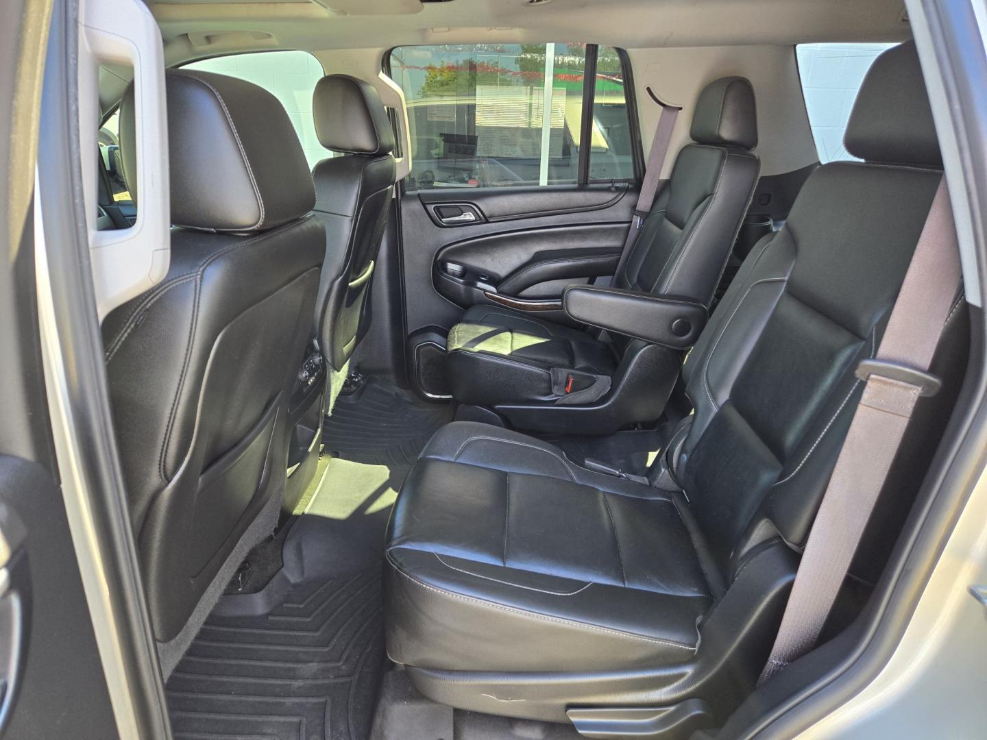 2015 Pewter Chevrolet Tahoe LT 2WD (1GNSCBKC5FR) with an 5.3L V8 OHV 16V engine, 6A transmission, located at 503 West Court, Seguin, TX, 78155, (830) 379-3373, 29.568621, -97.969803 - 2015 Chevrolet Tahoe LT 2WD with a 5.3L V8 OHV 16V, Automatic, Tilt, Cruise, AM/FM Touchscreen Stereo, Power Windows, Locks, Seat and Side Mirrors, Bluetooth, Leather Seating, Third Row Seating, Dual Climate Control, Rear A/C, Power Sunroof, Rear Entertainment System, Heated Seats, Running Boards, B- Photo#6