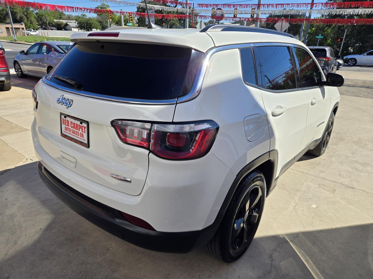 2020 WHITE Jeep Compass Latitude FWD (3C4NJCBB5LT) with an 2.4L L4 DOHC 16V engine, Automatic transmission, located at 503 West Court, Seguin, TX, 78155, (830) 379-3373, 29.568621, -97.969803 - 2020 Jeep Compass Latitude FWD with a 2.4L L4 DOHC 16V, Automatic, Tilt, Cruise, AM/FM/AUX Touchscreen Stereo, Power Windows, Locks and Side Mirrors, Bluetooth, Leather Seating, Dual Climate Control, Rear A/C, Tinted Windows, Backup Camera, Rear Wiper, Rear Defrosters and more!!- Photo#2