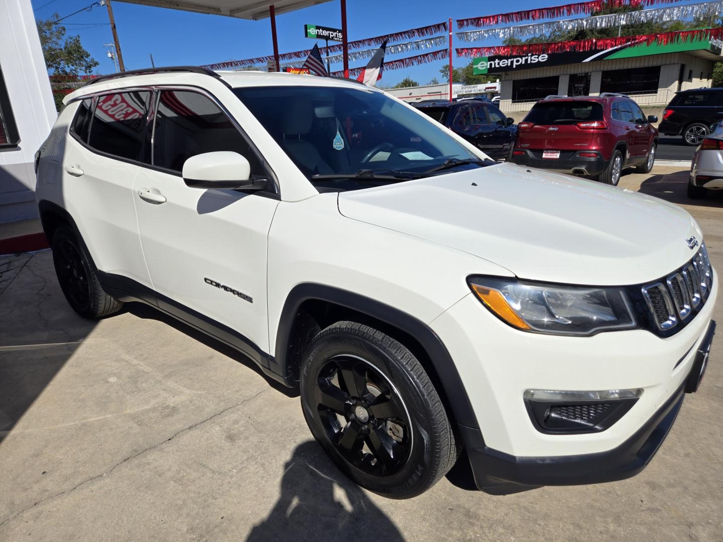 2020 WHITE Jeep Compass Latitude FWD (3C4NJCBB5LT) with an 2.4L L4 DOHC 16V engine, Automatic transmission, located at 503 West Court, Seguin, TX, 78155, (830) 379-3373, 29.568621, -97.969803 - 2020 Jeep Compass Latitude FWD with a 2.4L L4 DOHC 16V, Automatic, Tilt, Cruise, AM/FM/AUX Touchscreen Stereo, Power Windows, Locks and Side Mirrors, Bluetooth, Leather Seating, Dual Climate Control, Rear A/C, Tinted Windows, Backup Camera, Rear Wiper, Rear Defrosters and more!!- Photo#1