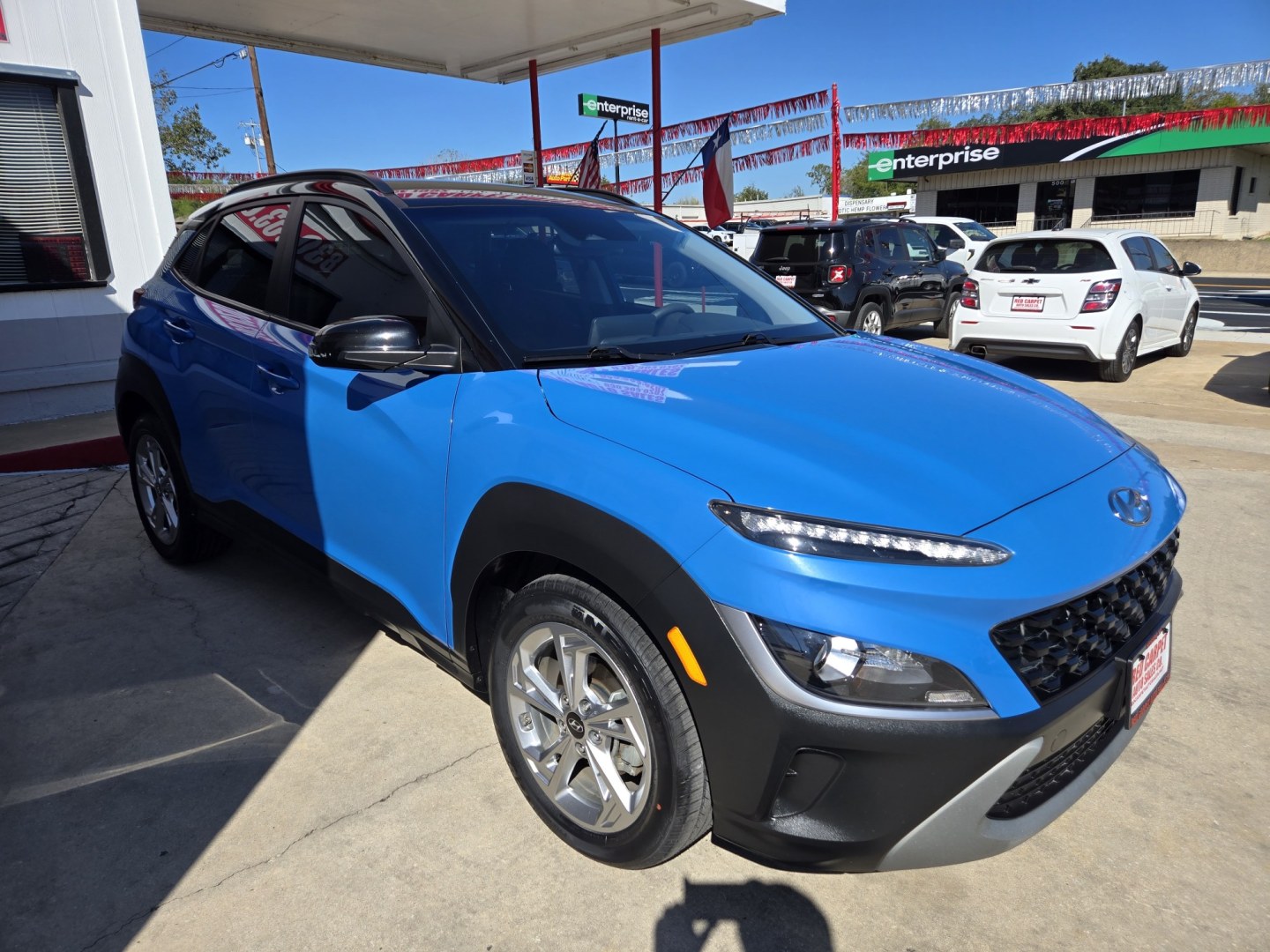 2022 BLUE Hyundai Kona SEL (KM8K62AB5NU) with an 2.0L L4 DOHC 16V engine, Automatic transmission, located at 503 West Court, Seguin, TX, 78155, (830) 379-3373, 29.568621, -97.969803 - 2022 Hyundai Kona SEL with a 2.0L L4 DOHC 16V, Automatic, Tilt, Cruise, AM/FM Touchscreen Stereo, Power Windows, Locks and Side Mirrors, Bluetooth, Tinted Windows, Alloy Wheels, Backup Camera, Rear Wiper, Rear Defroster and more!!- Photo#1