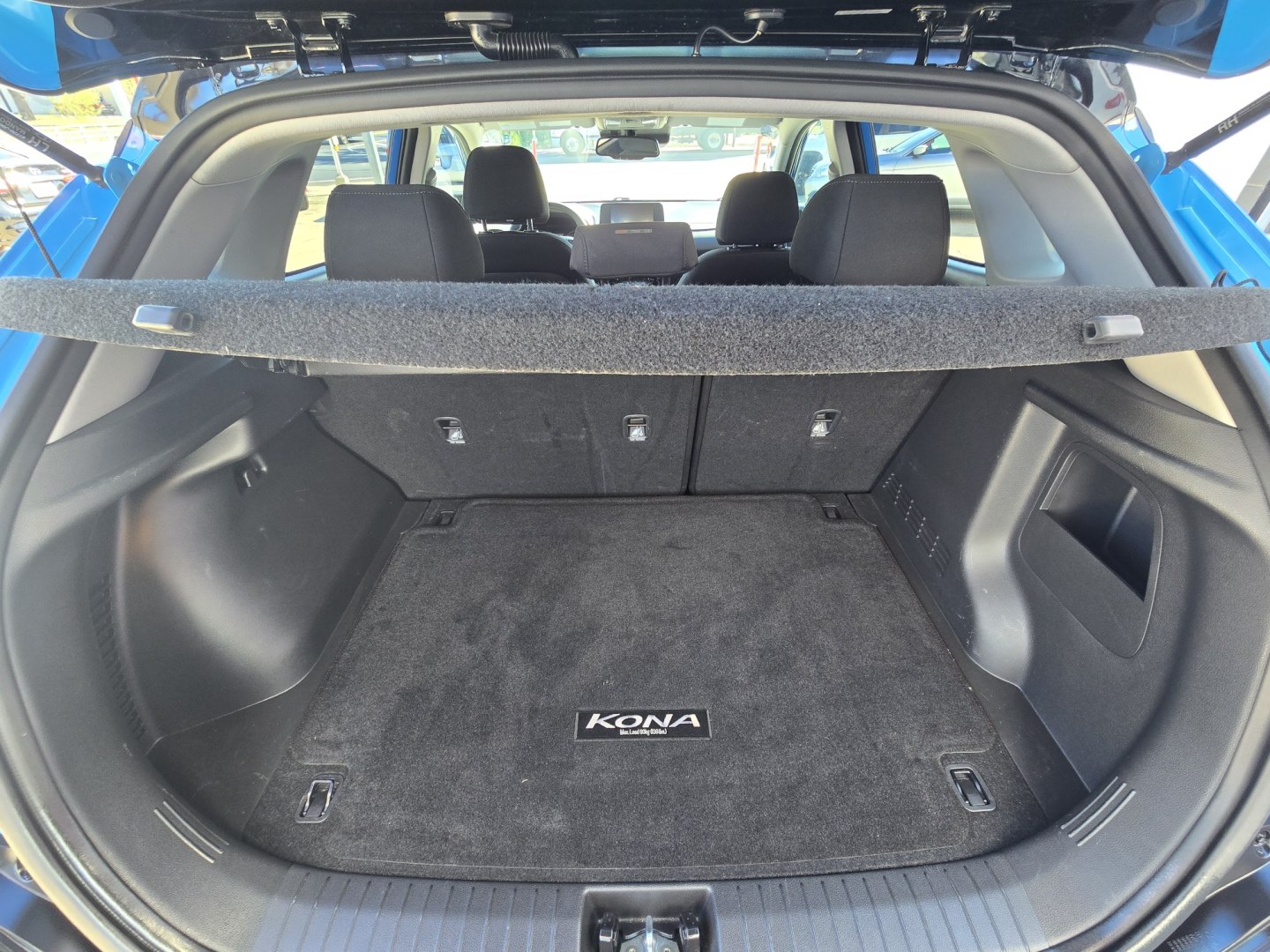 2022 BLUE Hyundai Kona SEL (KM8K62AB5NU) with an 2.0L L4 DOHC 16V engine, Automatic transmission, located at 503 West Court, Seguin, TX, 78155, (830) 379-3373, 29.568621, -97.969803 - 2022 Hyundai Kona SEL with a 2.0L L4 DOHC 16V, Automatic, Tilt, Cruise, AM/FM Touchscreen Stereo, Power Windows, Locks and Side Mirrors, Bluetooth, Tinted Windows, Alloy Wheels, Backup Camera, Rear Wiper, Rear Defroster and more!!- Photo#7