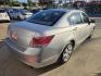 2009 SILVER Honda Accord EX Sedan AT (1HGCP26739A) with an 2.4L L4 DOHC 16V engine, 5A transmission, located at 503 West Court, Seguin, TX, 78155, (830) 379-3373, 29.568621, -97.969803 - 2009 Honda Accord EX Sedan with a 2.4L L4 DOHC 16V, Automatic, Tilt, Cruise, AM/FM/CD Stereo, Power Windows, Locks, Seat and Side Mirrors, Power Sunroof, Alloy Wheels, Rear Defroster and more!!- Photo#2