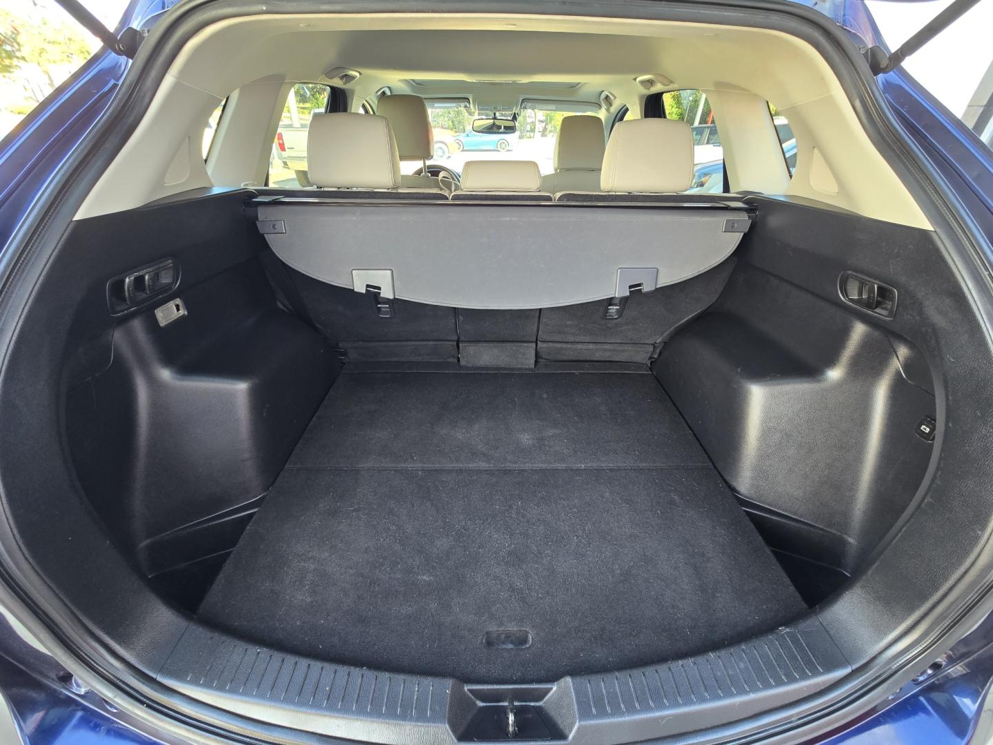 2013 BLUE Mazda CX-5 Grand Touring (JM3KE2DE8D0) with an 2.0L l4 F DOHC 16V engine, 6A transmission, located at 503 West Court, Seguin, TX, 78155, (830) 379-3373, 29.568621, -97.969803 - 2013 Mazda CX-5 Grand Touring with a 2.0L l4 F DOHC 16V, Automatic, Tilt, Cruise, AM/FM/CD Touchscreen Stereo, Power Windows, Locks, Seats and Side Mirrors, Leather Seating, Bluetooth, Dual Climate Control, Power Sunroof, Tinted Windows, Alloy Wheels, Rear Wiper, Rear Defroster and more!!- Photo#7