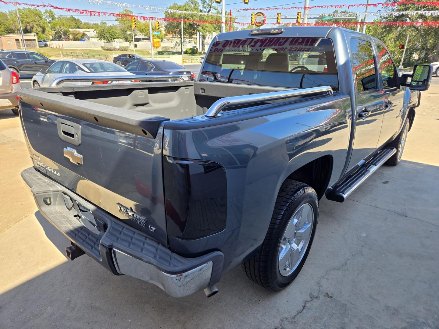2011 Chevrolet Silverado 1500 LT Crew Cab 2WD (3GCPCSE05BG) with an 5.3L V8 OHV 16V FFV engine, 4A transmission, located at 503 West Court, Seguin, TX, 78155, (830) 379-3373, 29.568621, -97.969803 - 2011 Chevrolet Silverado 1500 LT Crew Cab 2WD with a 5.3L V8 OHV 16V FFV, Automatic, Tilt, Cruise, AM/FM Touchscreen Stereo, Power Windows, Locks, Seat and Side Mirrors, Bluetooth, Leather Seating, Front Bench Seating, Dual Climate Control, Tinted Windows, Alloy Wheels, Trailer Towing and more!!- Photo#2