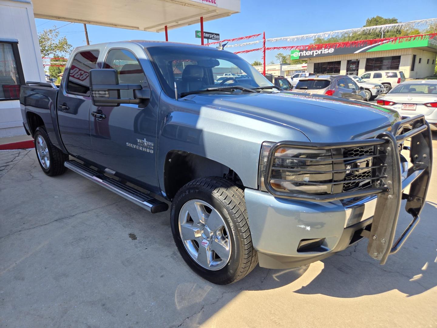 2011 Chevrolet Silverado 1500 LT Crew Cab 2WD (3GCPCSE05BG) with an 5.3L V8 OHV 16V FFV engine, 4A transmission, located at 503 West Court, Seguin, TX, 78155, (830) 379-3373, 29.568621, -97.969803 - 2011 Chevrolet Silverado 1500 LT Crew Cab 2WD with a 5.3L V8 OHV 16V FFV, Automatic, Tilt, Cruise, AM/FM Touchscreen Stereo, Power Windows, Locks, Seat and Side Mirrors, Bluetooth, Leather Seating, Front Bench Seating, Dual Climate Control, Tinted Windows, Alloy Wheels, Trailer Towing and more!!- Photo#1