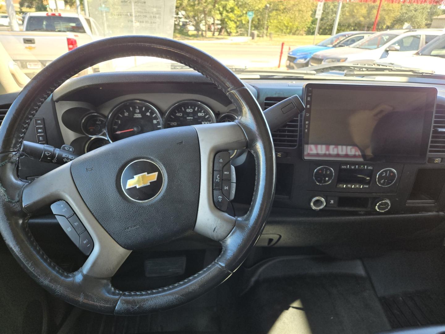 2011 Chevrolet Silverado 1500 LT Crew Cab 2WD (3GCPCSE05BG) with an 5.3L V8 OHV 16V FFV engine, 4A transmission, located at 503 West Court, Seguin, TX, 78155, (830) 379-3373, 29.568621, -97.969803 - 2011 Chevrolet Silverado 1500 LT Crew Cab 2WD with a 5.3L V8 OHV 16V FFV, Automatic, Tilt, Cruise, AM/FM Touchscreen Stereo, Power Windows, Locks, Seat and Side Mirrors, Bluetooth, Leather Seating, Front Bench Seating, Dual Climate Control, Tinted Windows, Alloy Wheels, Trailer Towing and more!!- Photo#5