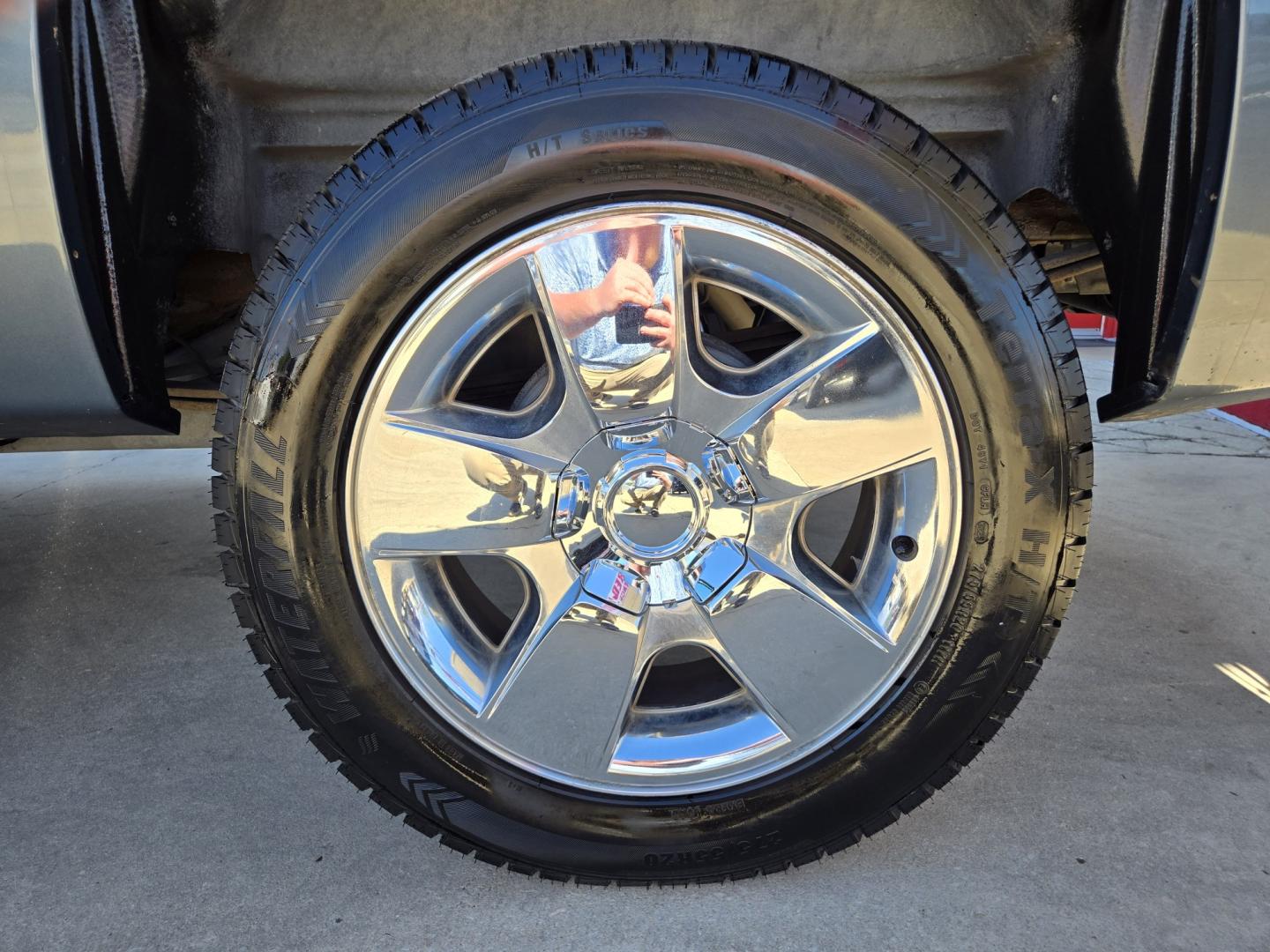 2011 Chevrolet Silverado 1500 LT Crew Cab 2WD (3GCPCSE05BG) with an 5.3L V8 OHV 16V FFV engine, 4A transmission, located at 503 West Court, Seguin, TX, 78155, (830) 379-3373, 29.568621, -97.969803 - 2011 Chevrolet Silverado 1500 LT Crew Cab 2WD with a 5.3L V8 OHV 16V FFV, Automatic, Tilt, Cruise, AM/FM Touchscreen Stereo, Power Windows, Locks, Seat and Side Mirrors, Bluetooth, Leather Seating, Front Bench Seating, Dual Climate Control, Tinted Windows, Alloy Wheels, Trailer Towing and more!!- Photo#7
